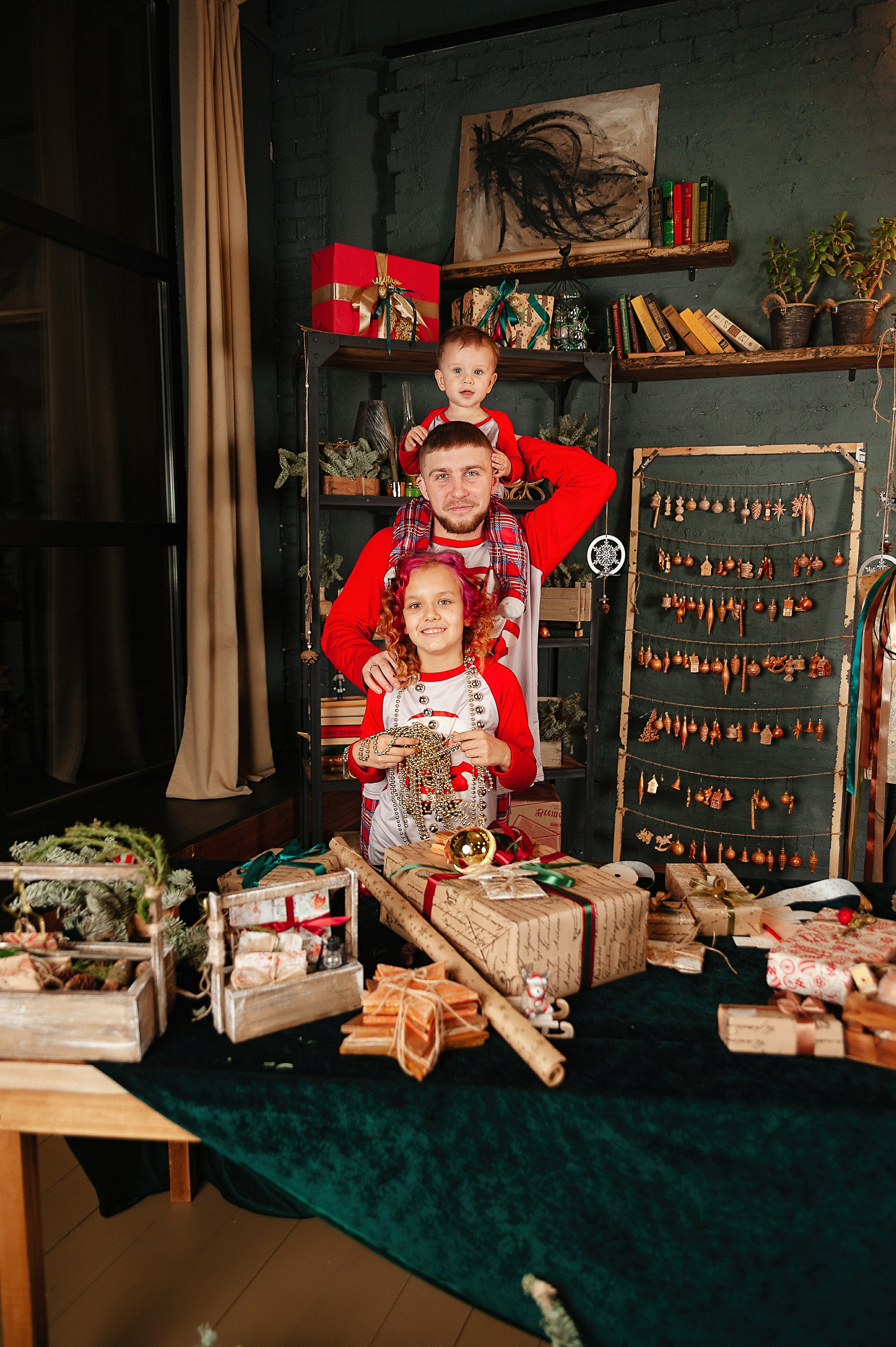 Семейная фотосессия в студии FormatLoft. Детский и семейный фотограф в Сургуте и Нефтеюганске Анна Старцева