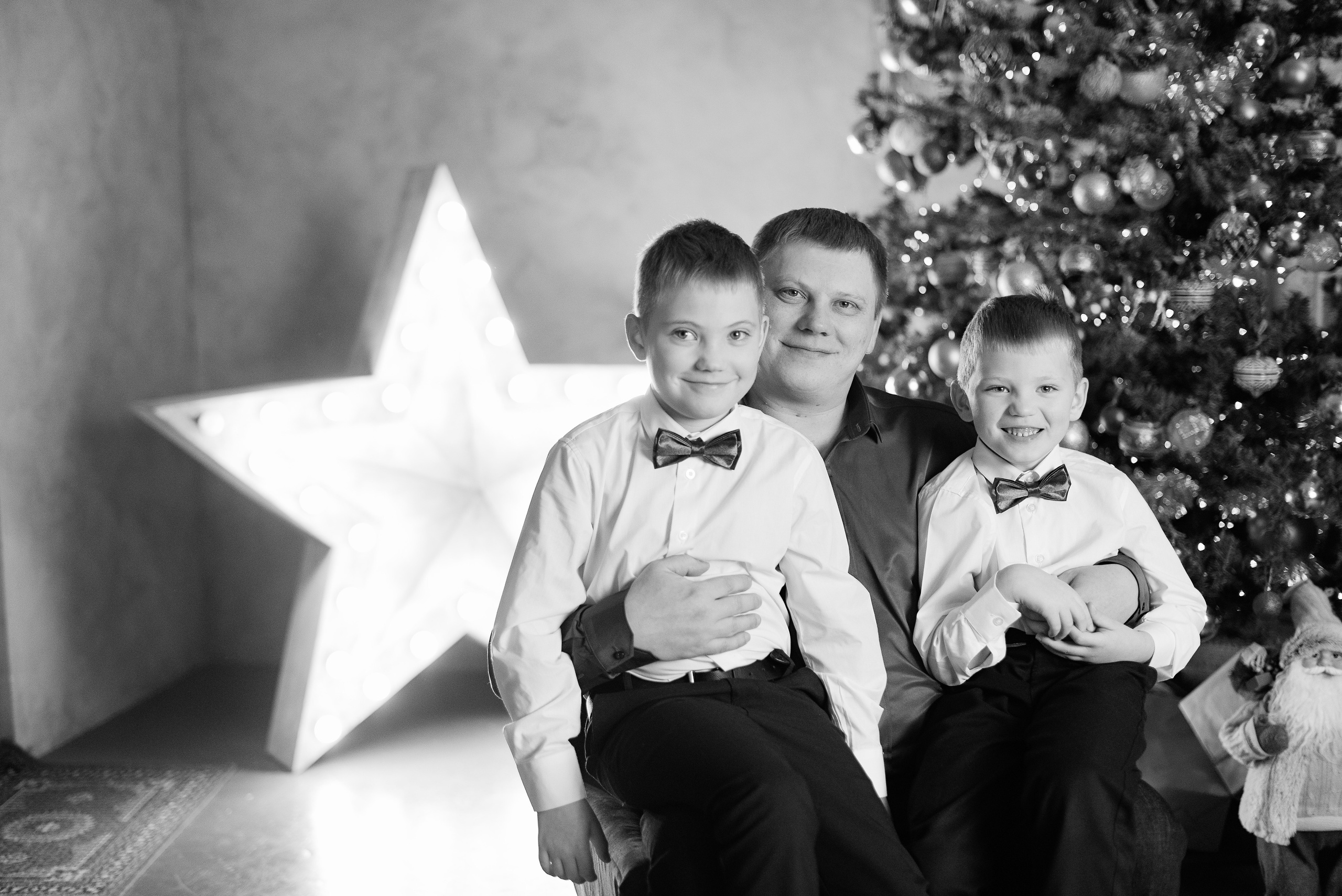 Семейная в фотостудии Питер. Зал кухня-гостинная. Детский и семейный фотограф в Сургуте и Нефтеюганске Анна Старцева