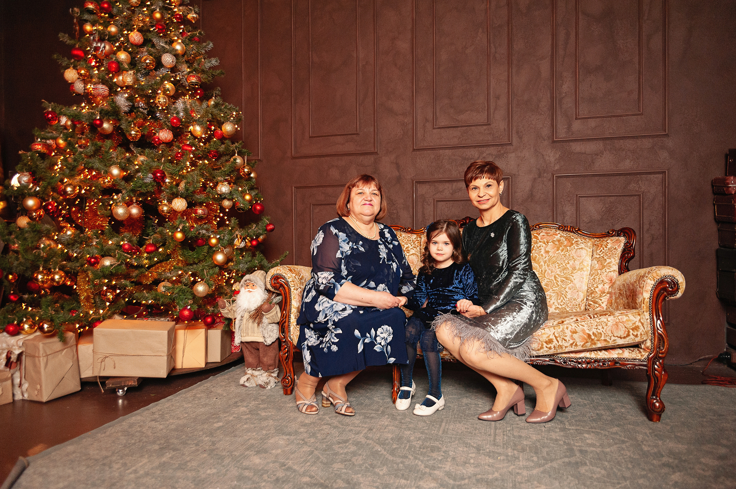 Семейная фотосессия в студии Питер г. Сургут. Детский и семейный фотограф в Сургуте и Нефтеюганске Анна Старцева