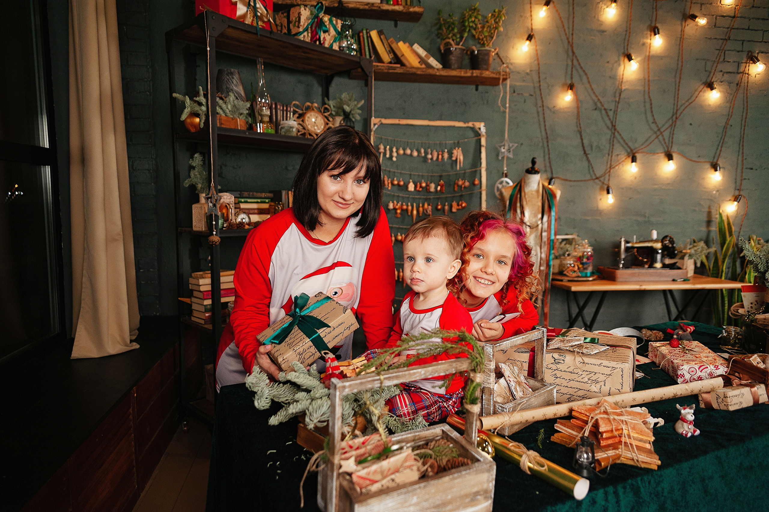 Семейная фотосессия в студии FormatLoft. Детский и семейный фотограф в Сургуте и Нефтеюганске Анна Старцева