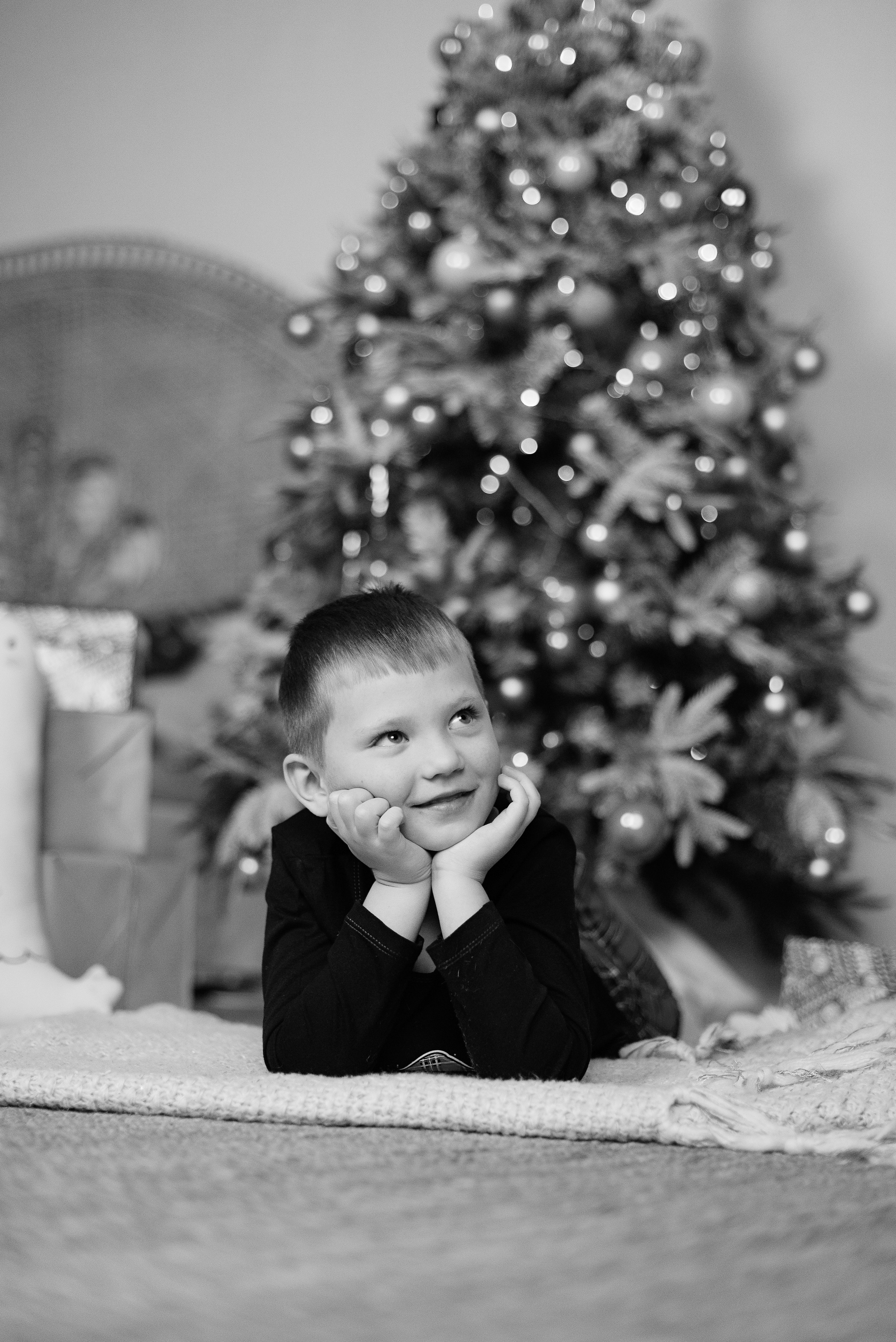 Семейная в фотостудии Питер. Зал кухня-гостинная. Детский и семейный фотограф в Сургуте и Нефтеюганске Анна Старцева