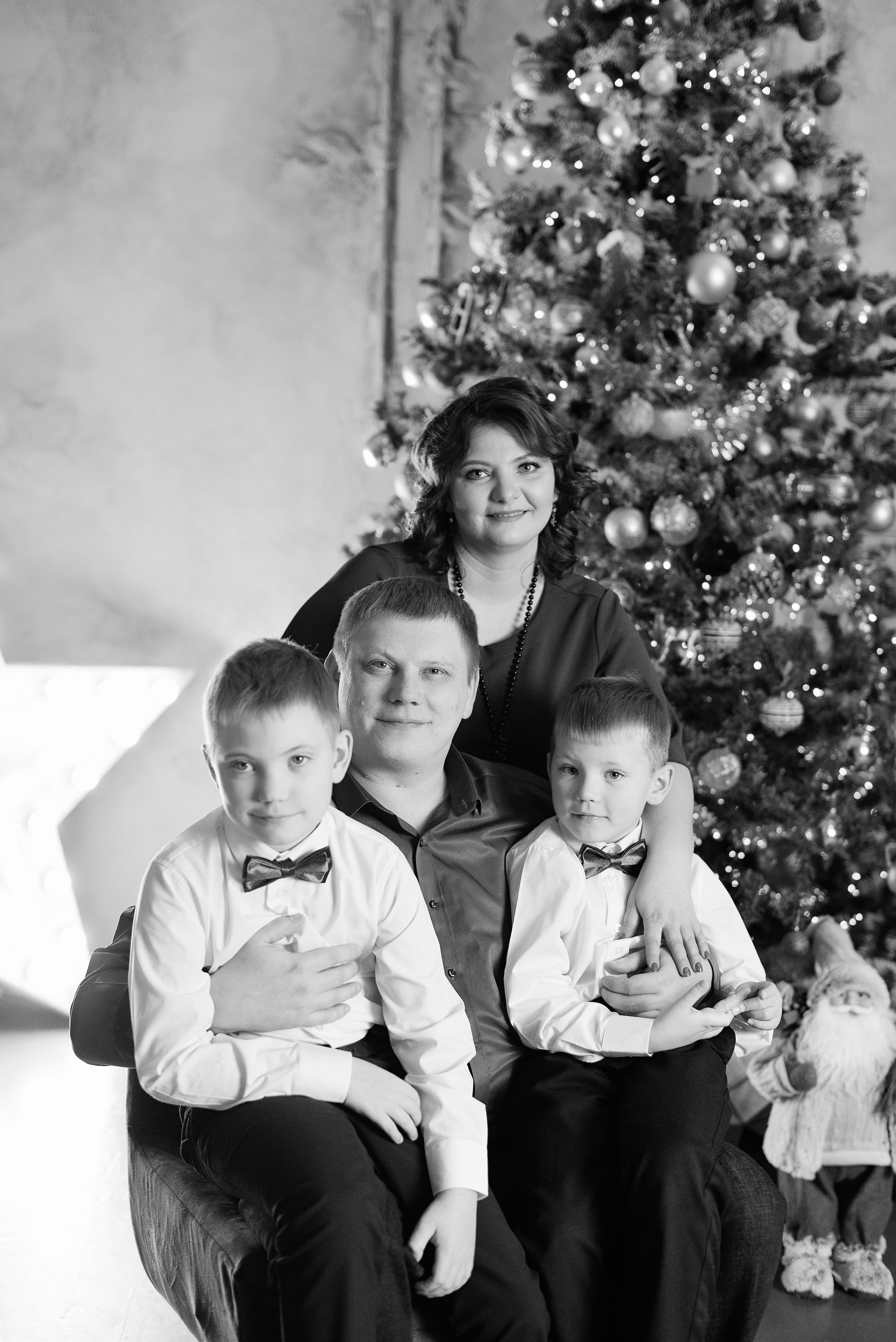 Семейная в фотостудии Питер. Зал кухня-гостинная. Детский и семейный фотограф в Сургуте и Нефтеюганске Анна Старцева