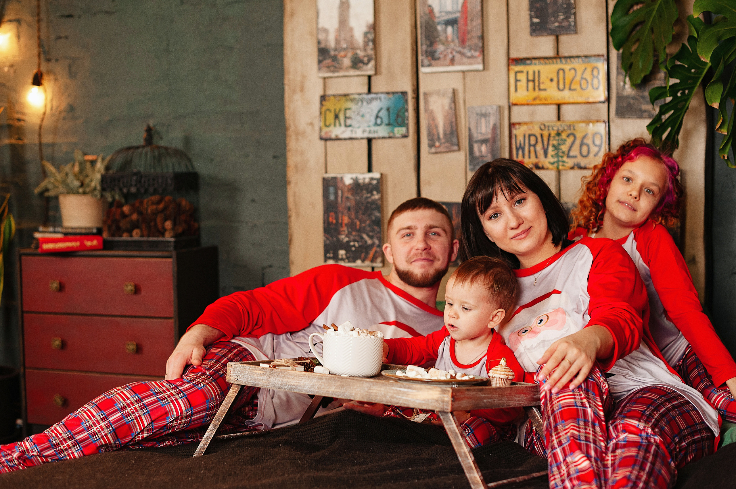 Семейная фотосессия в студии FormatLoft. Детский и семейный фотограф в Сургуте и Нефтеюганске Анна Старцева