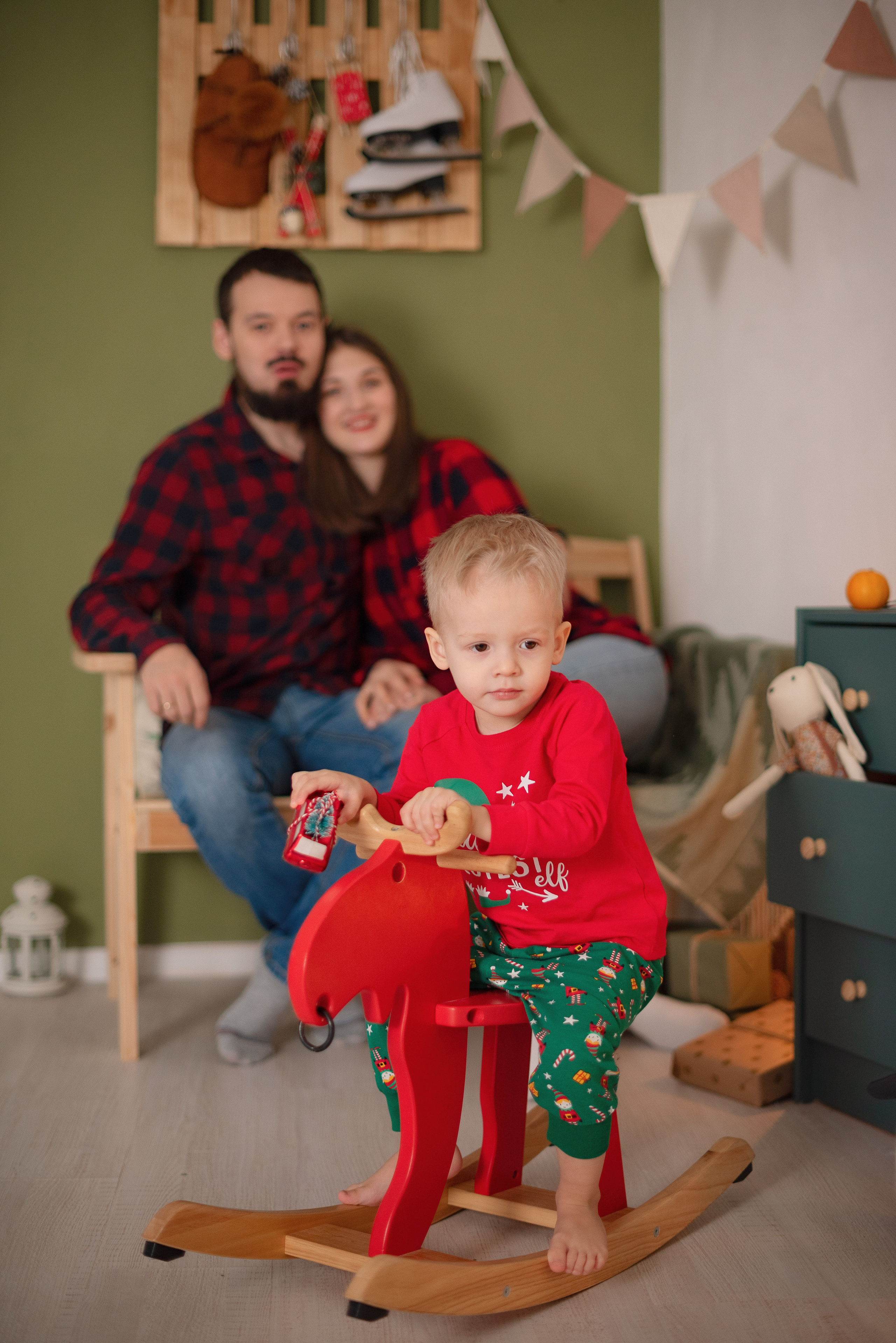 Семейная фотосессия в фотостудии Lime. Детский и семейный фотограф в Сургуте и Нефтеюганске Анна Старцева