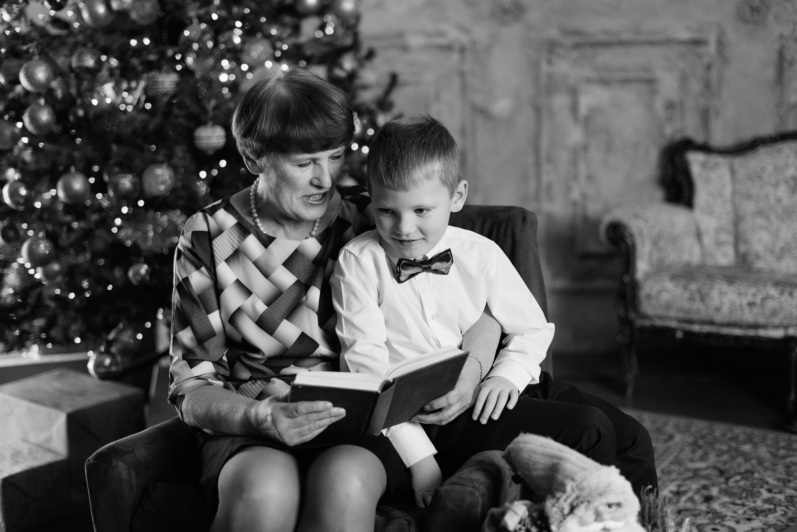 Семейная в фотостудии Питер. Зал кухня-гостинная. Детский и семейный фотограф в Сургуте и Нефтеюганске Анна Старцева