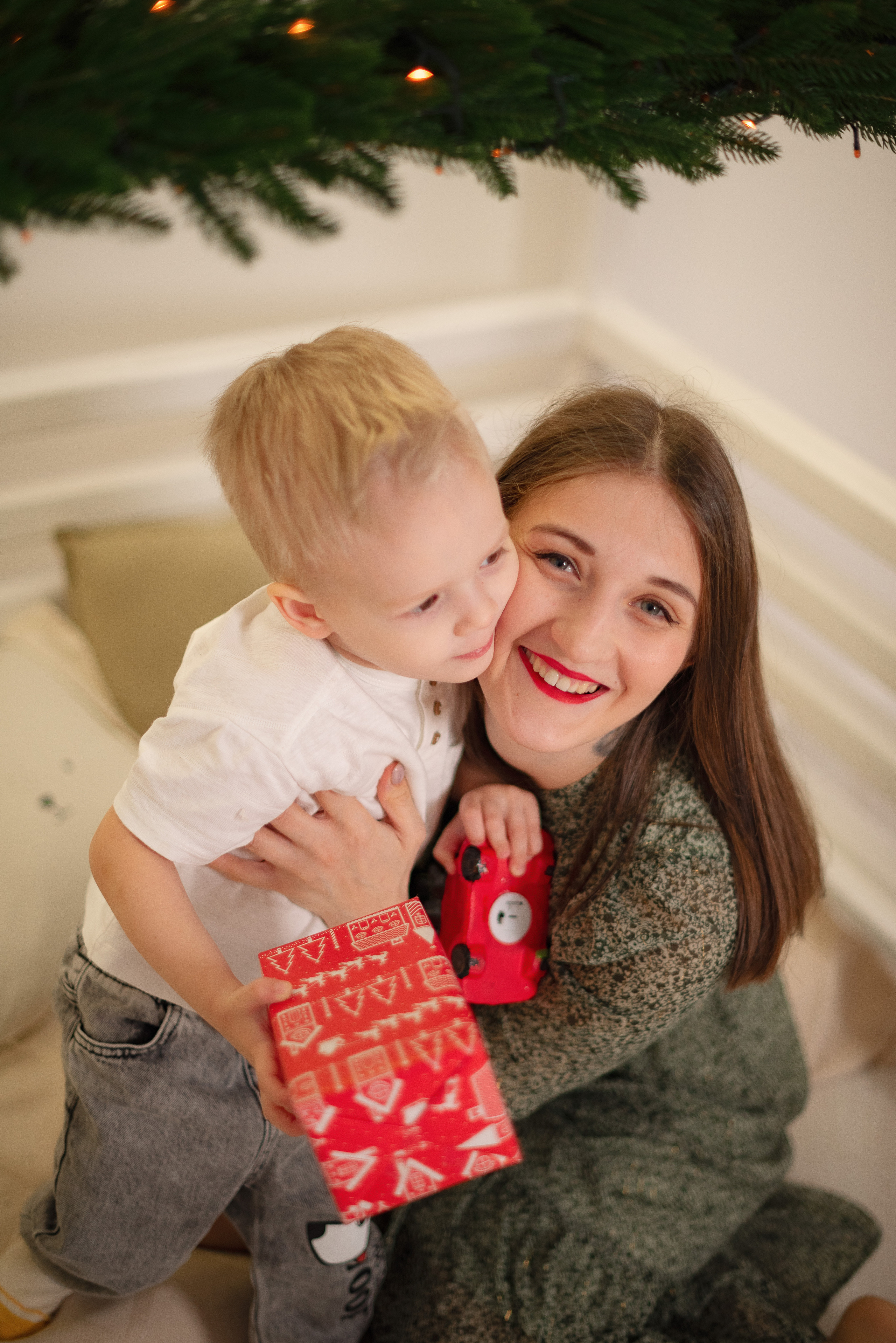 Семейная фотосессия в фотостудии Lime. Детский и семейный фотограф в Сургуте и Нефтеюганске Анна Старцева