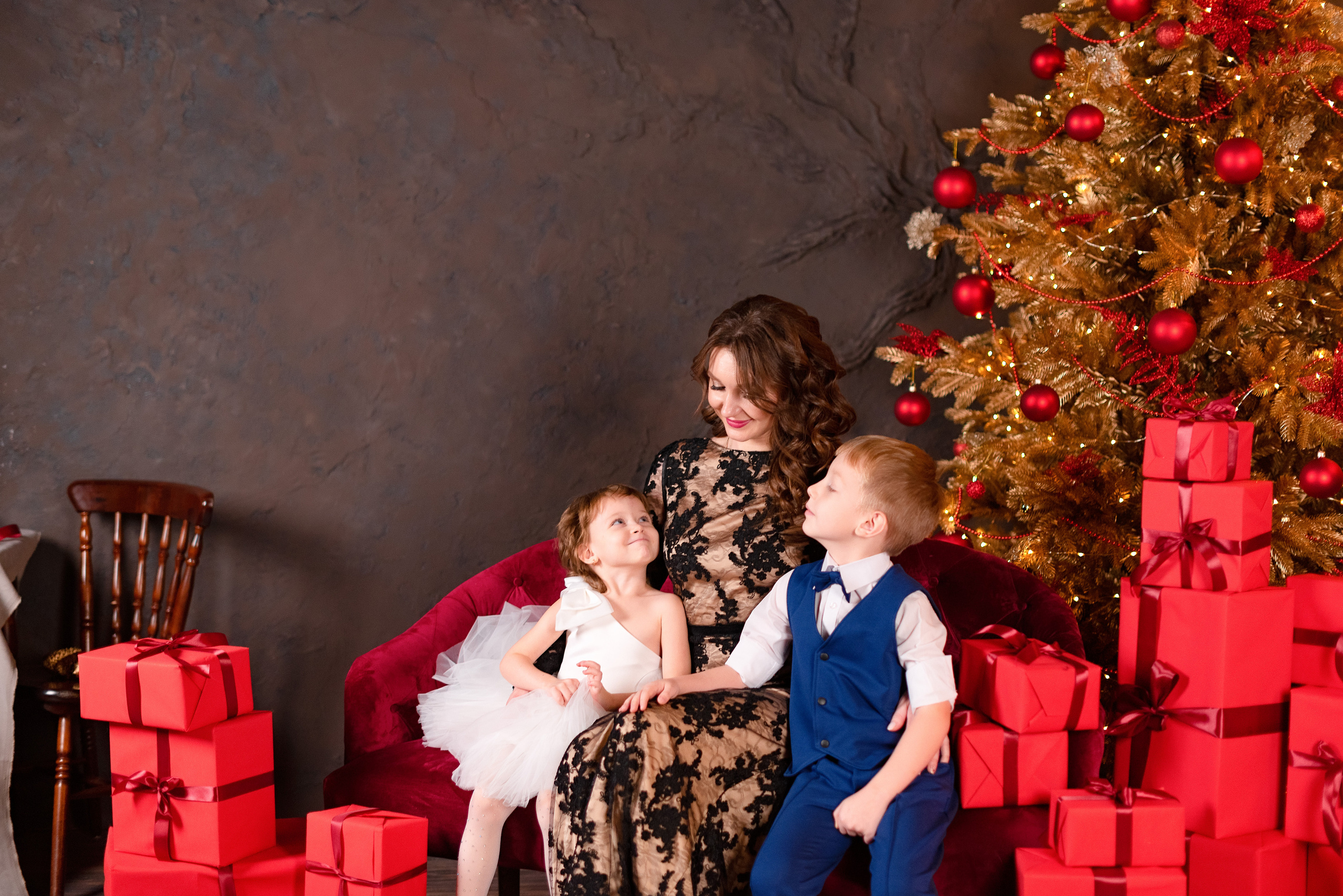 Семейная фотосессия в фотостудии Freedoom. Детский и семейный фотограф в Сургуте и Нефтеюганске Анна Старцева