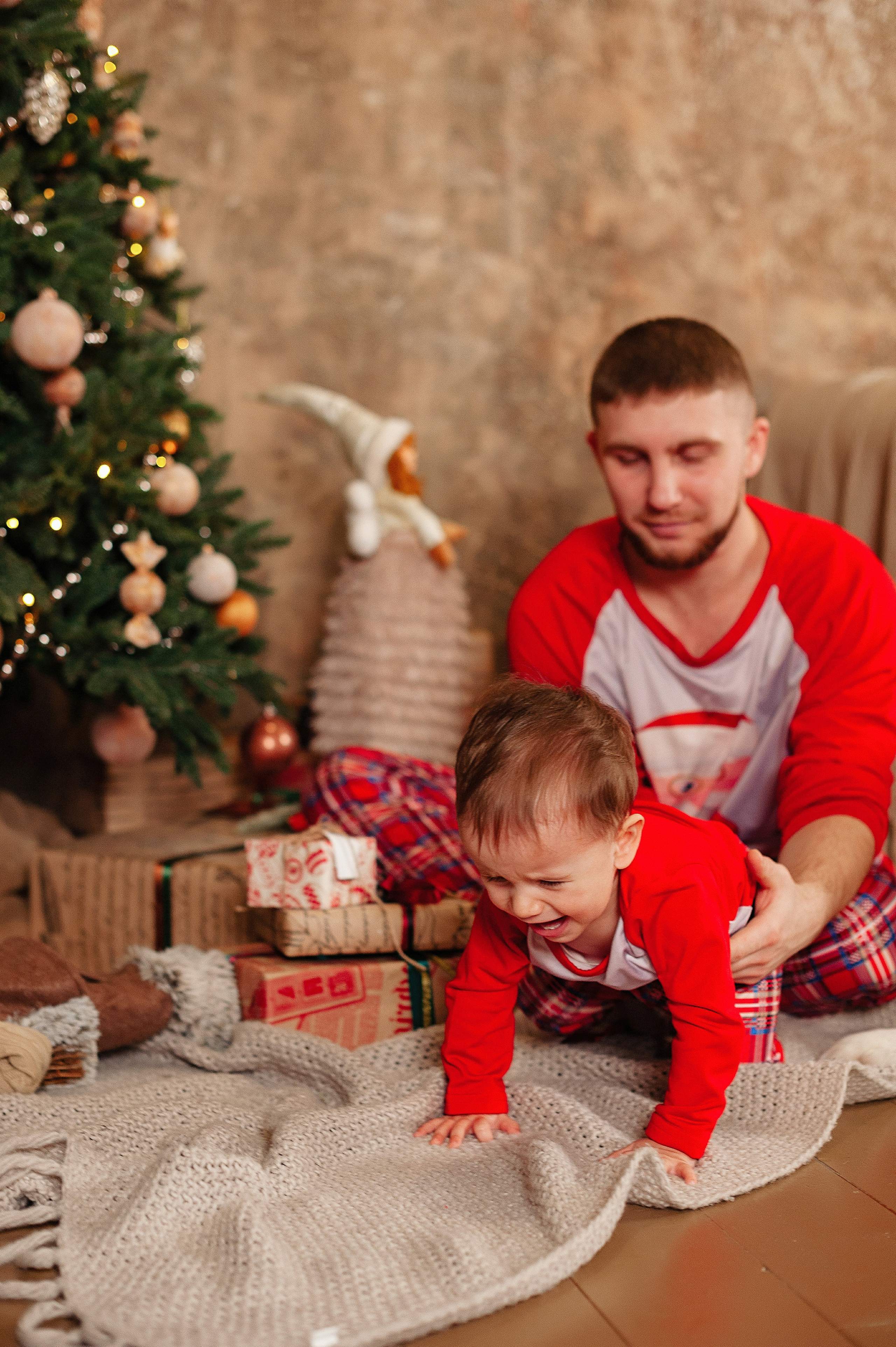 Семейная фотосессия в студии FormatLoft. Детский и семейный фотограф в Сургуте и Нефтеюганске Анна Старцева