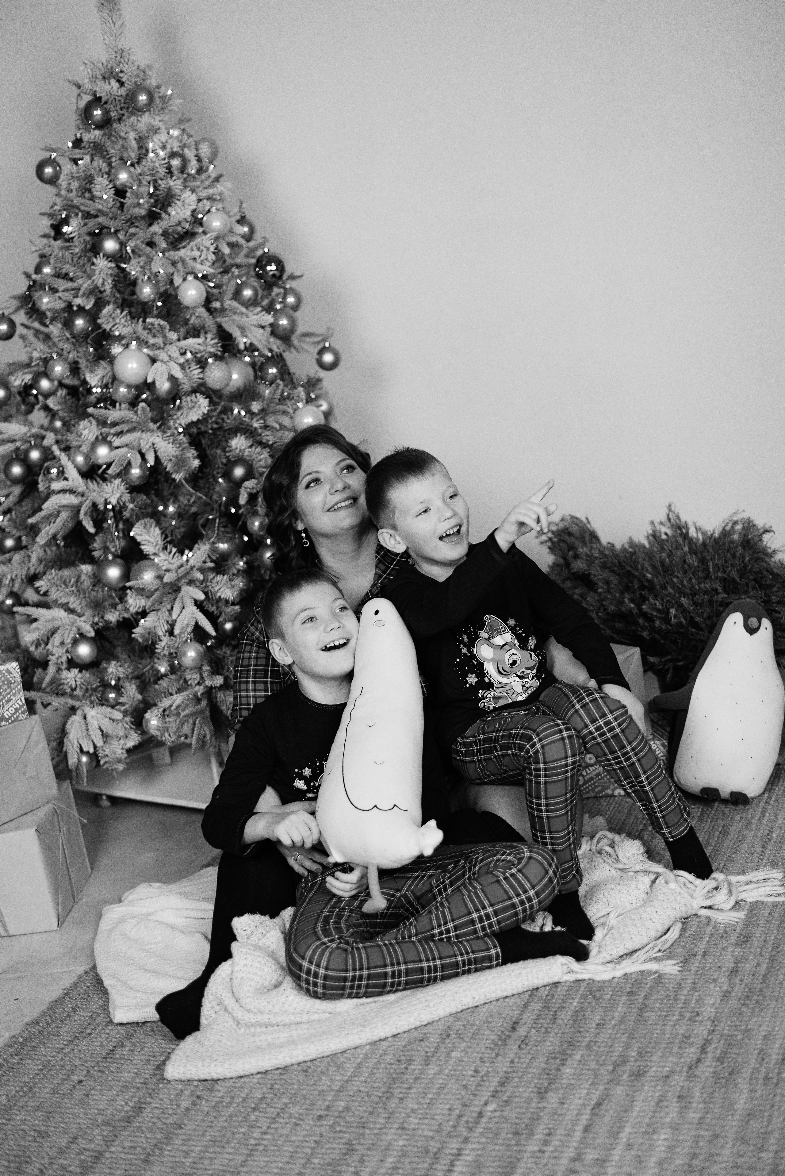 Семейная в фотостудии Питер. Зал кухня-гостинная. Детский и семейный фотограф в Сургуте и Нефтеюганске Анна Старцева