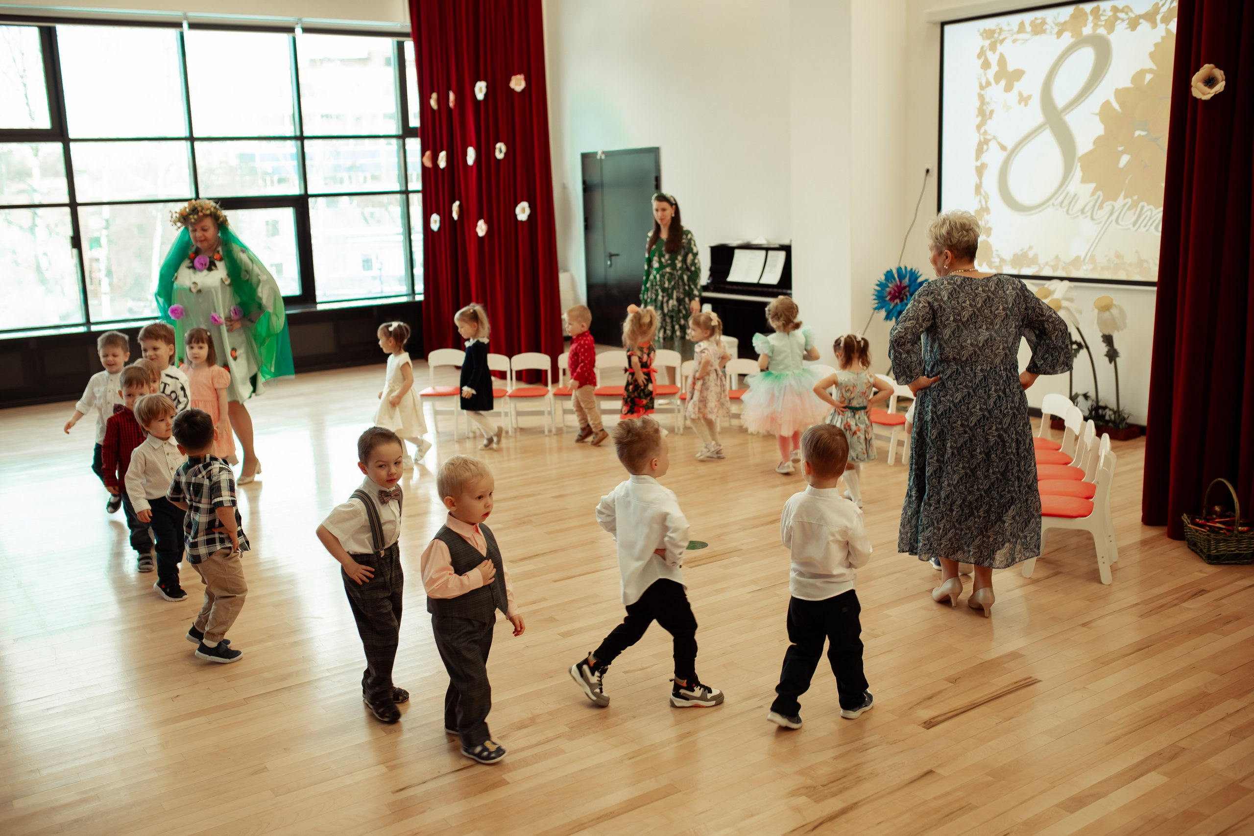 Праздник весны в детском саду. Семейный и детский фотограф в Москве Дорогова Екатерина