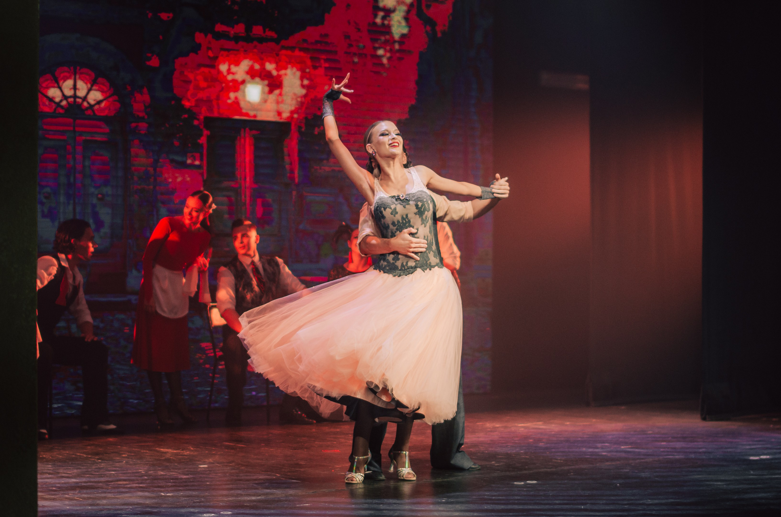 Фоторепортаж танцевального мероприятия. Денисова Аля — фотограф для парных съемок и индивидуальных историй в Барнауле