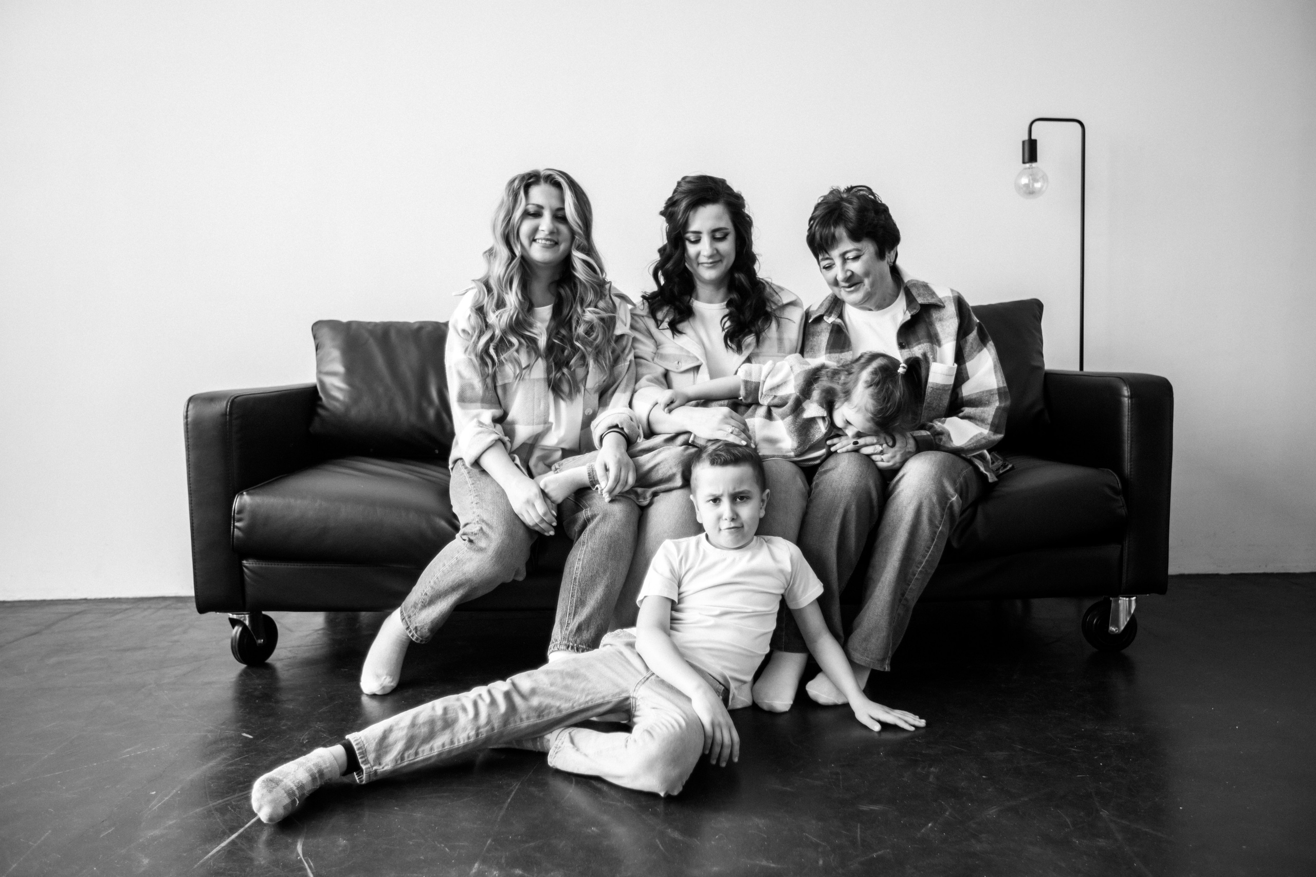 Настя, Маша и Мама. Главная