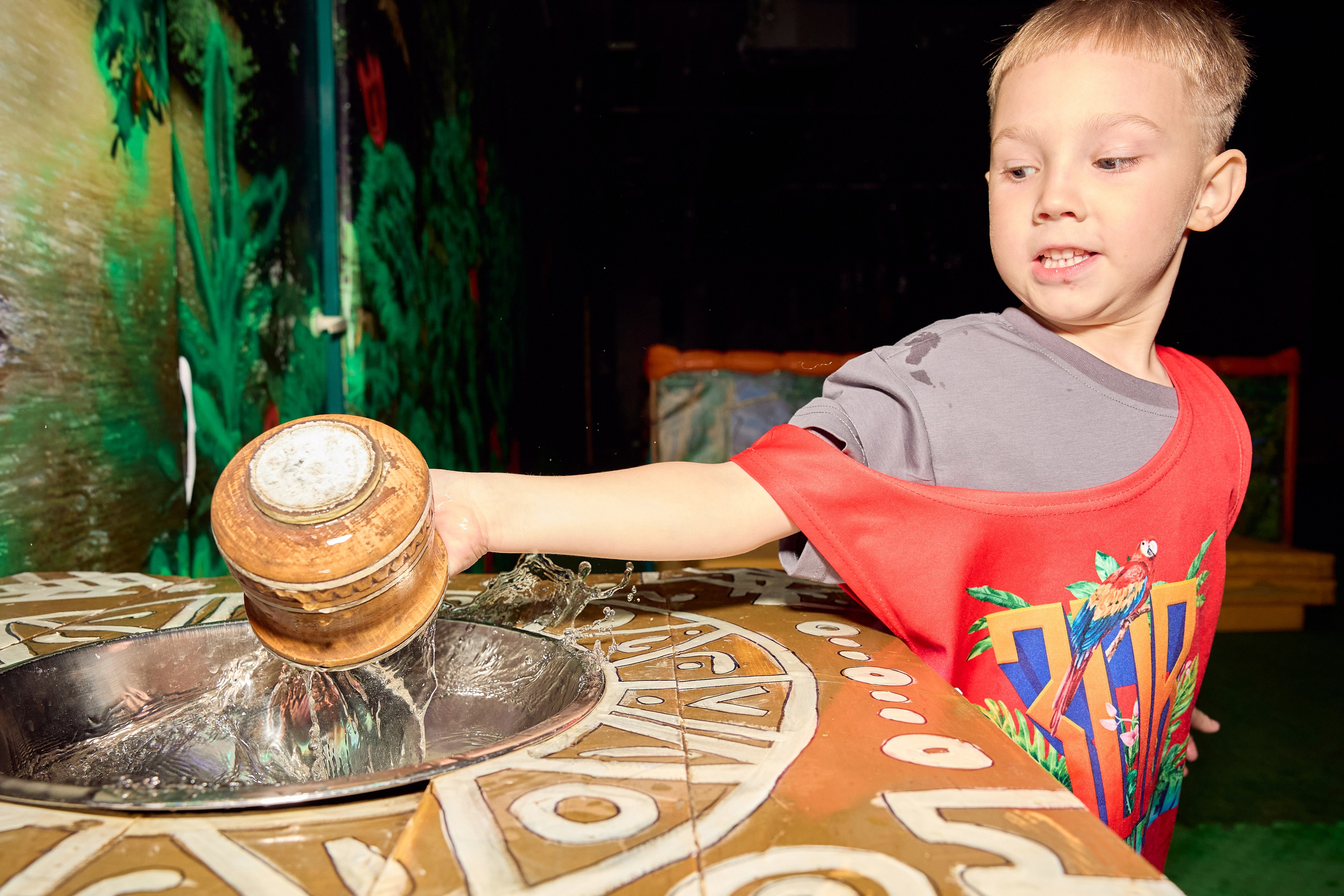 Фотосъёмка квестов и квест-шоу. Предметный и репортажный фотограф Алексей Кротов