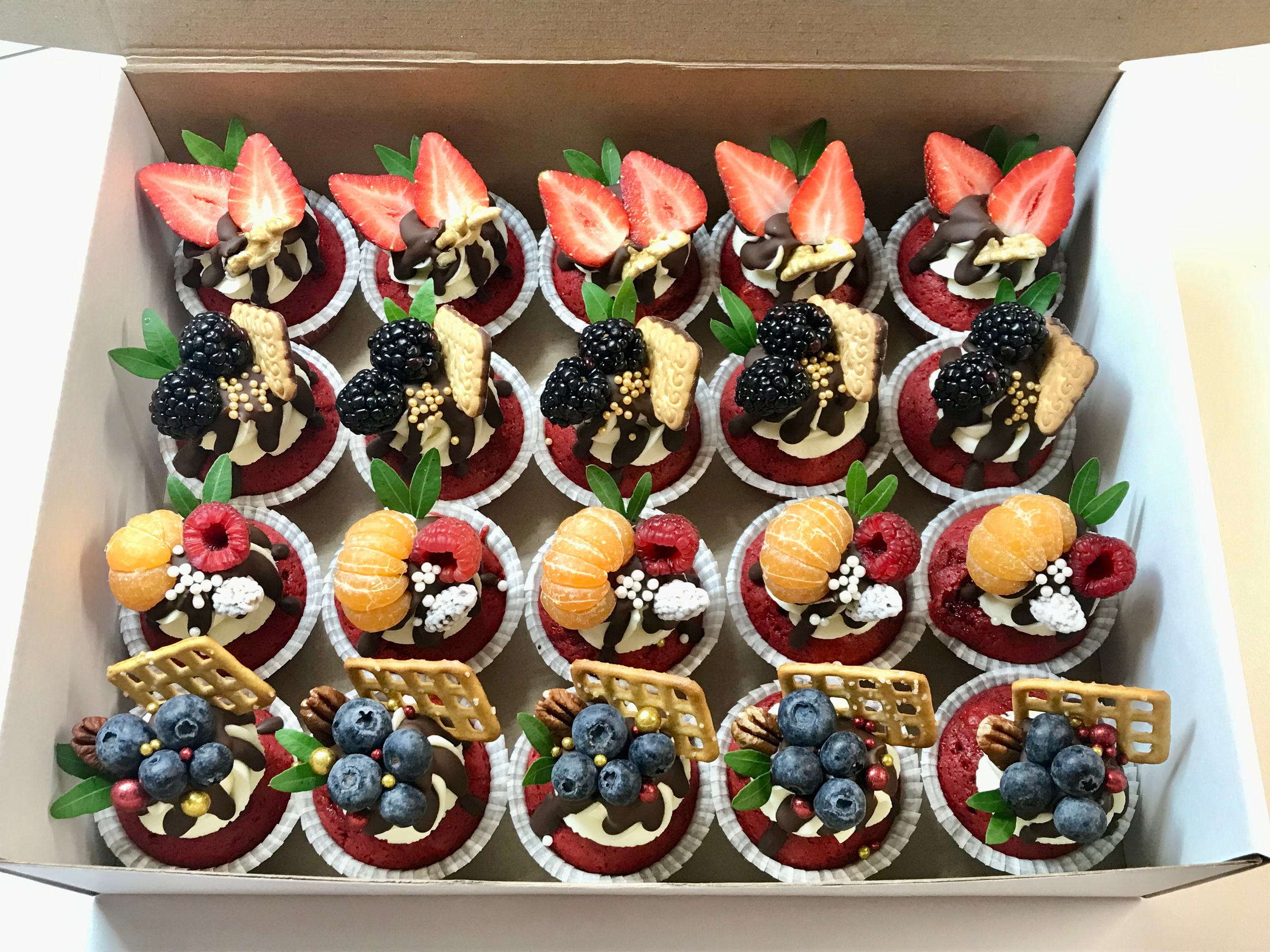 Капкейки фуршетные. Katyasugarsugar капкейки, зефир, торты Москва