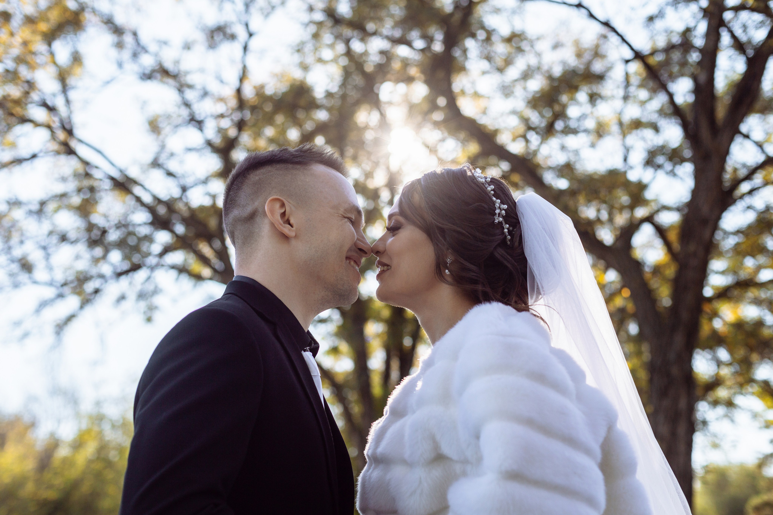 Павел, Мария — фотографии в студии и парке. Событийный фотограф Максим Бескоровайновнов