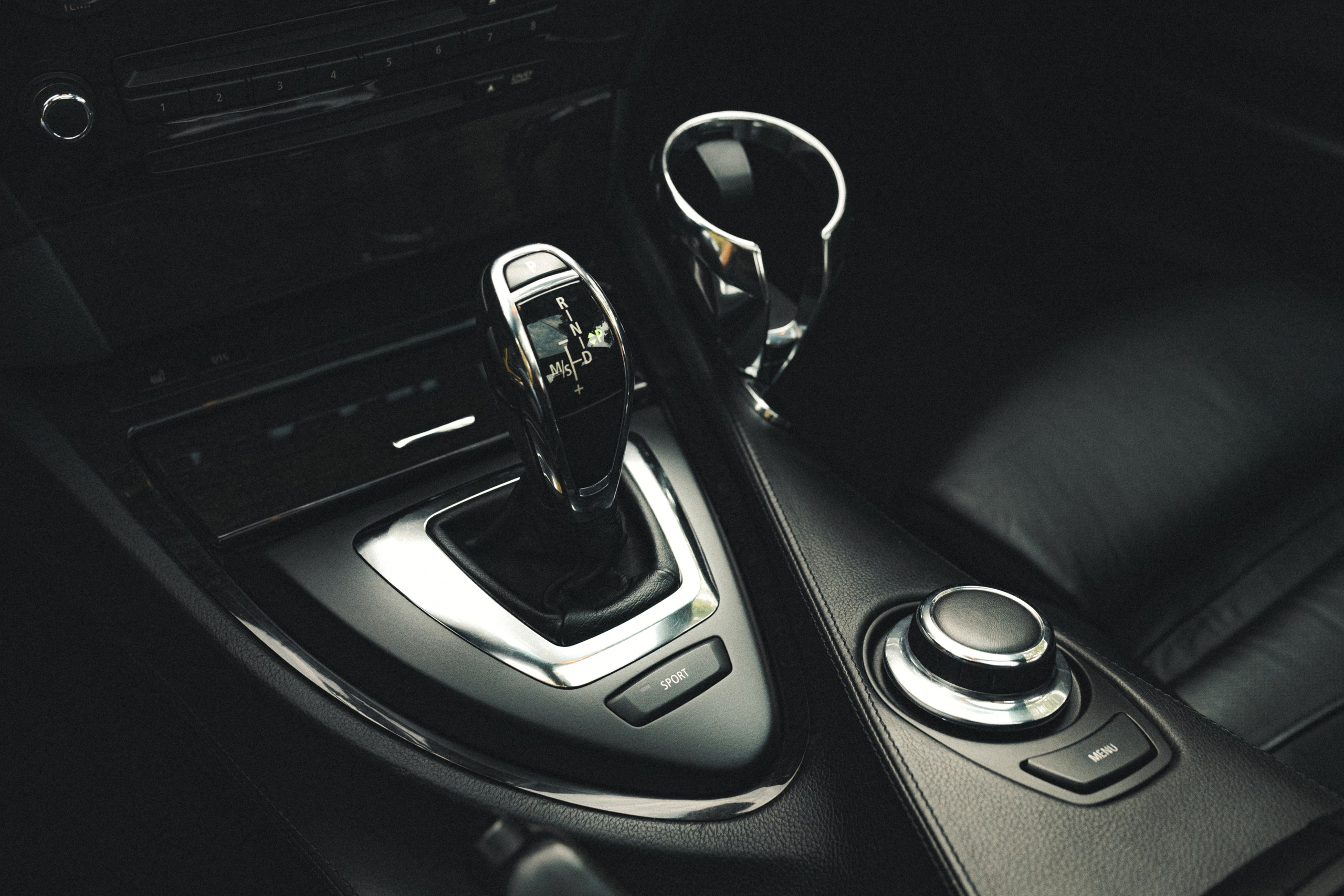 BMW 650i (Dakar Yellow). Фотограф Илья К. в Москве