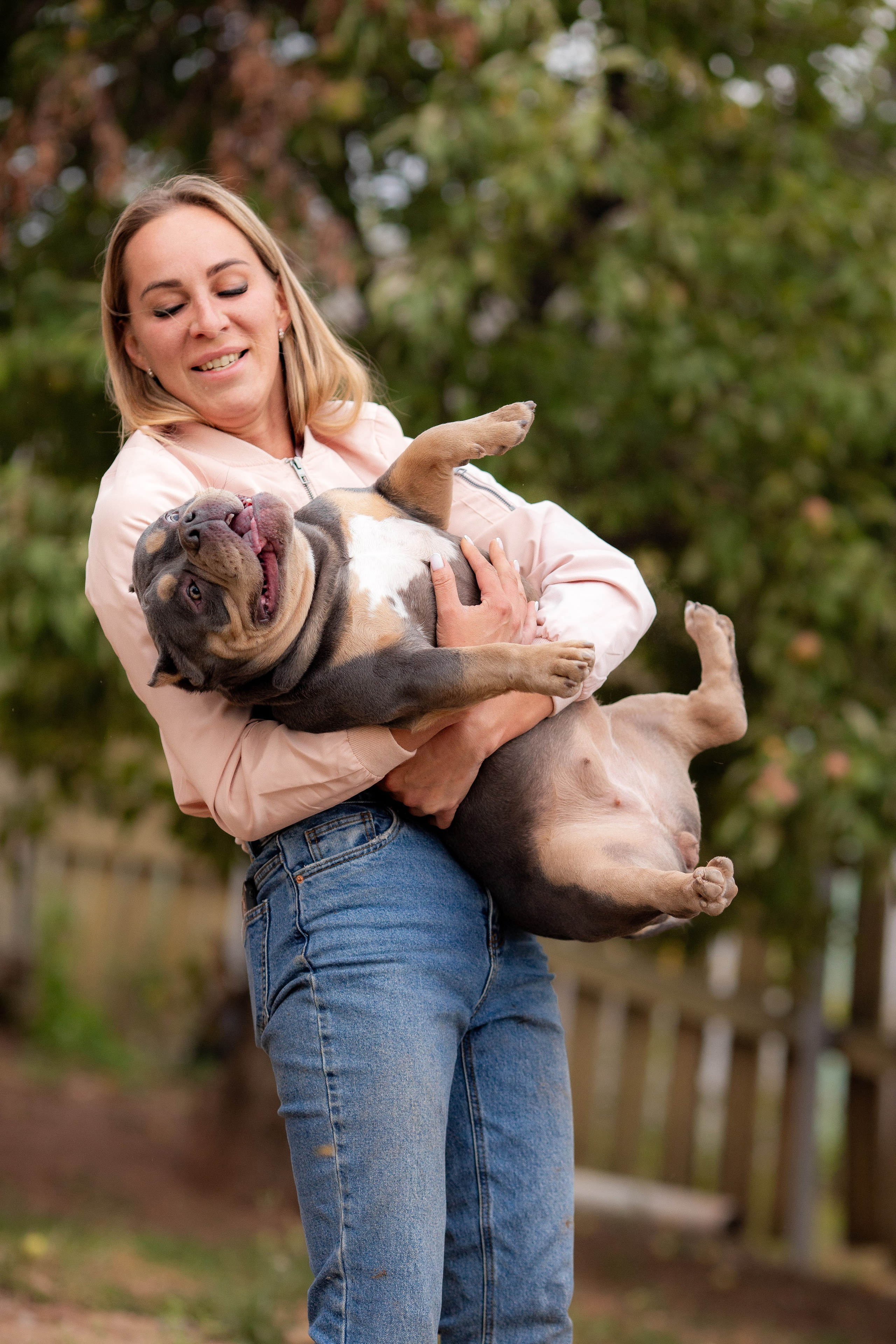 Наталья и булли. Фотограф Анималист в Перми Анастасия Остерман