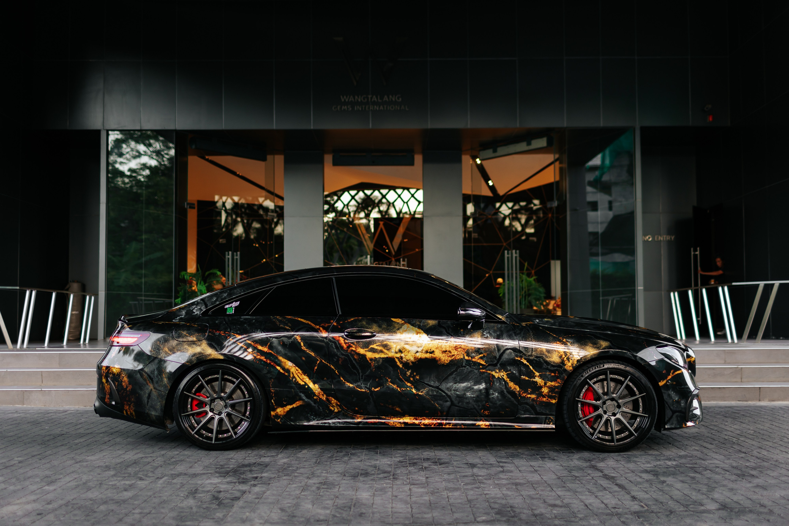 Mercedes Benz E 53. Фотограф в на Пхукете Сергей Войлоков