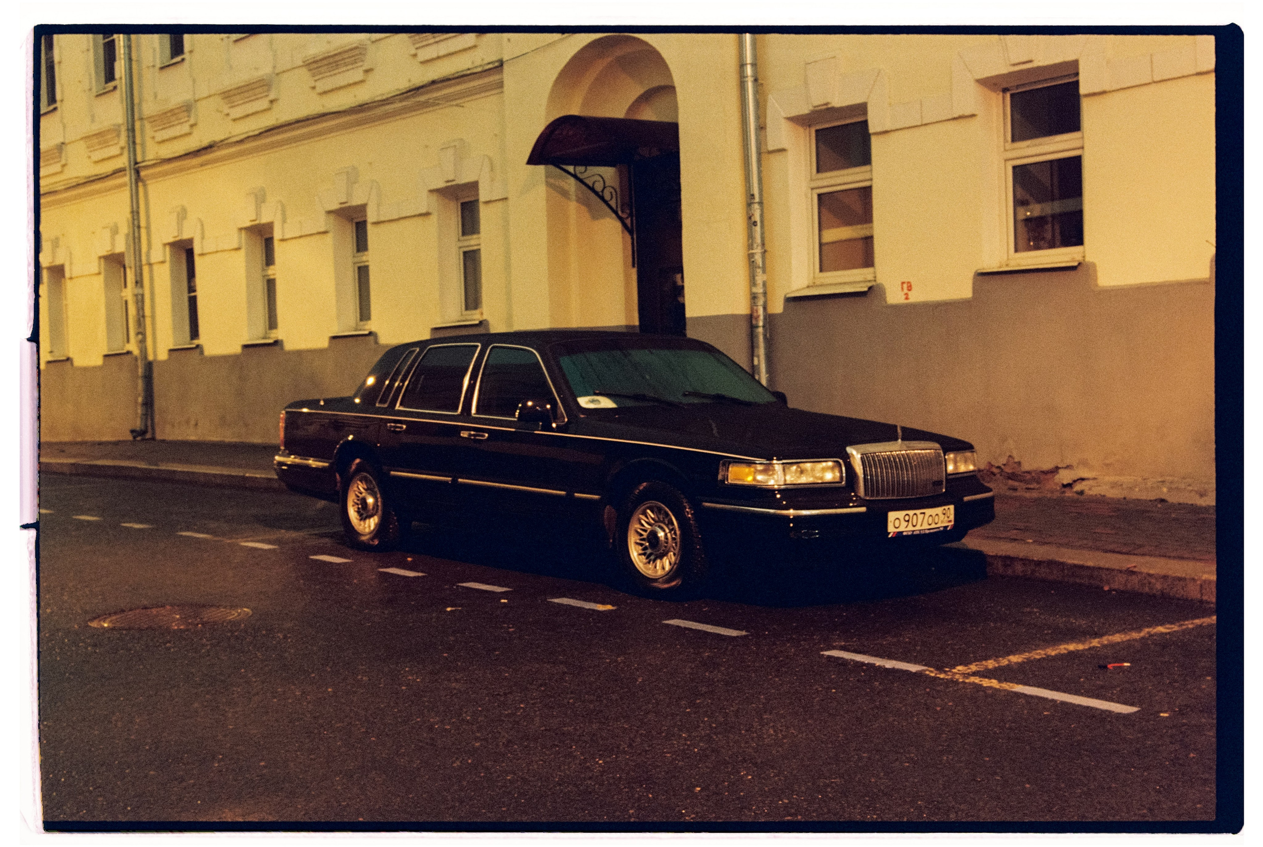 CARS. ANNA — PHOTOGRAPHER