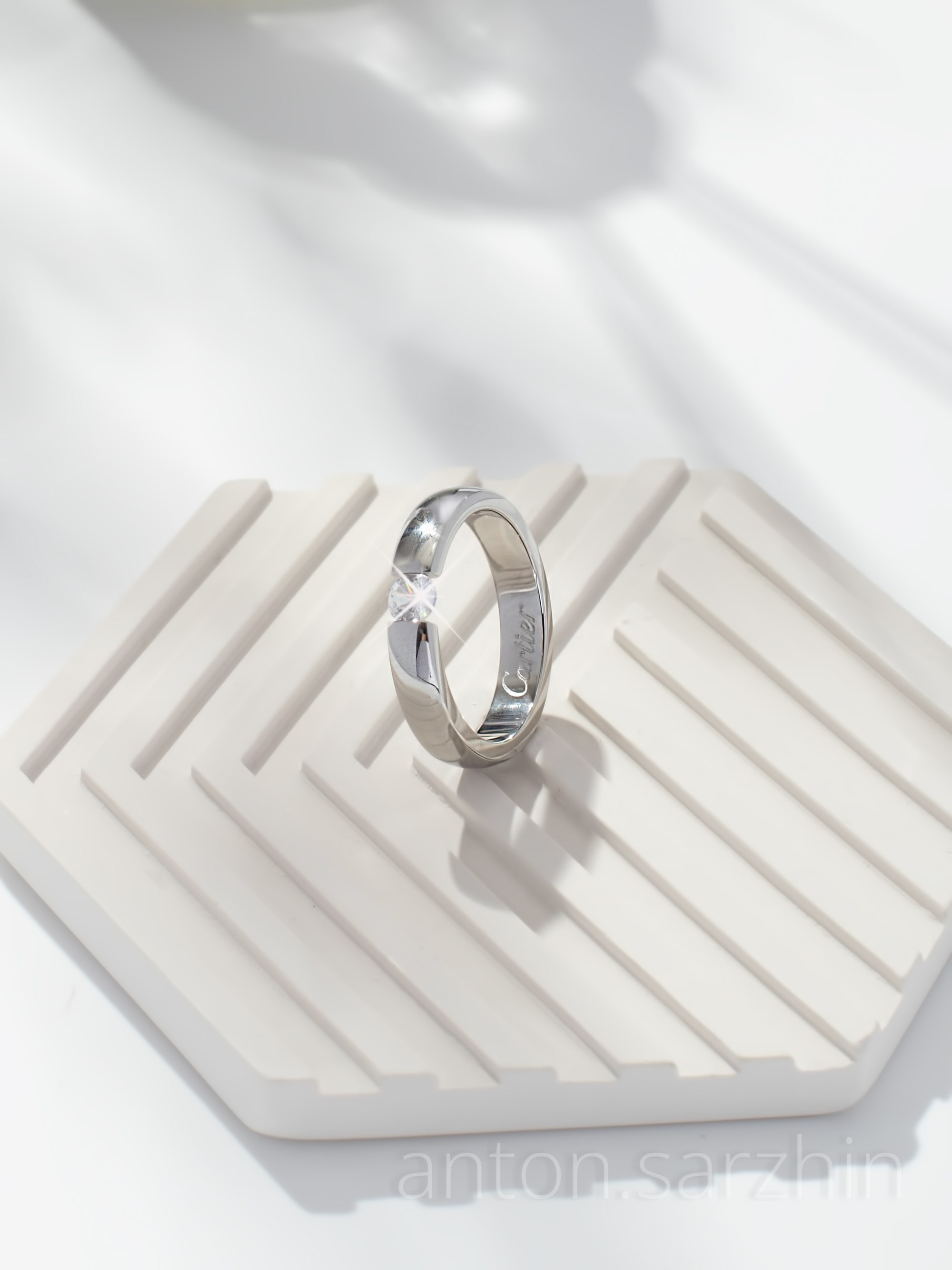 Предметные фотографии ювелирных изделий, украшений и бижутерии. Предметная фотосъемка в Москве предметный фотограф Саржин Антон