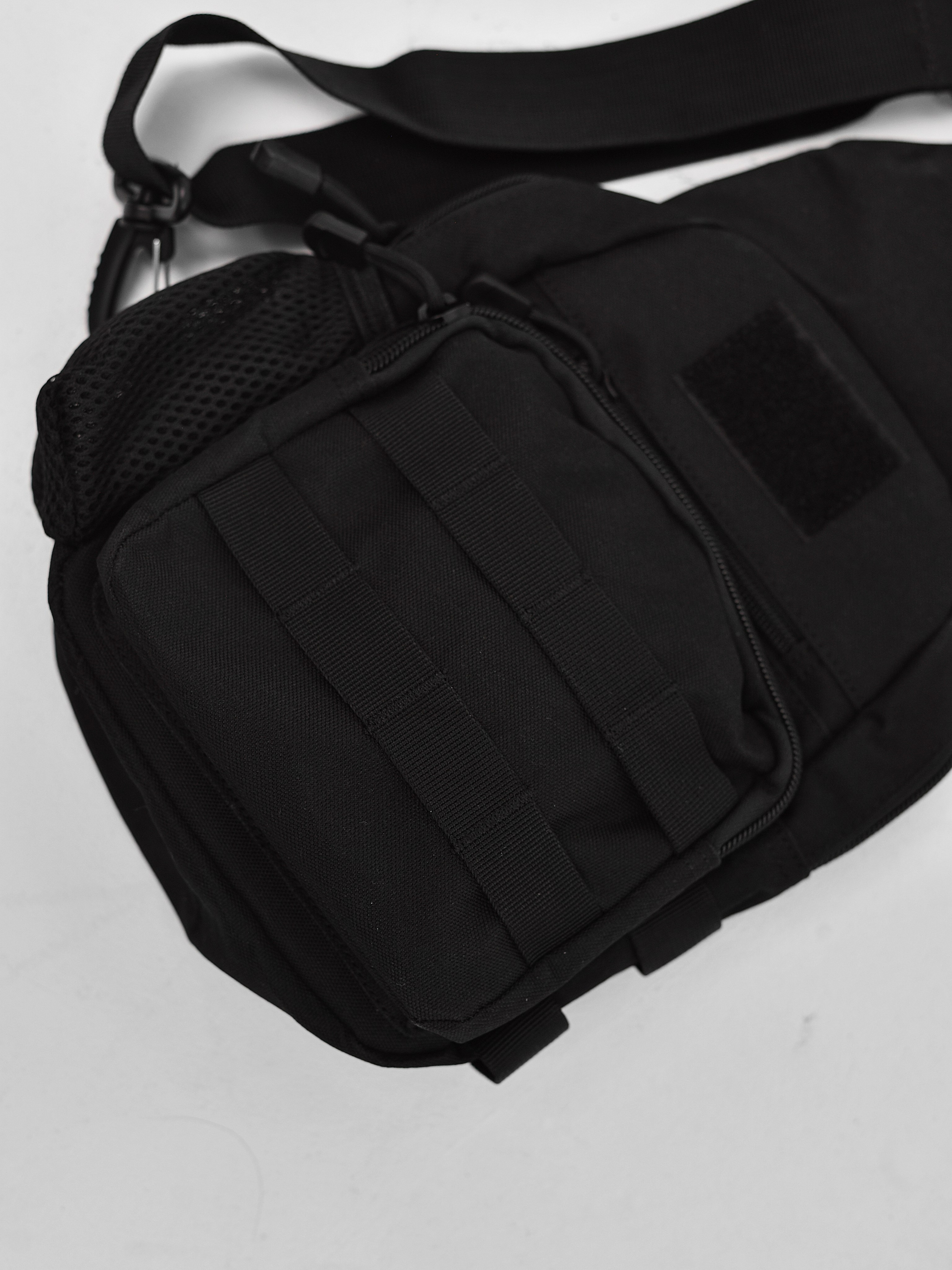 Кейс «Мужские сумки» для маркетплейсов. Фотограф Таина Комбарова