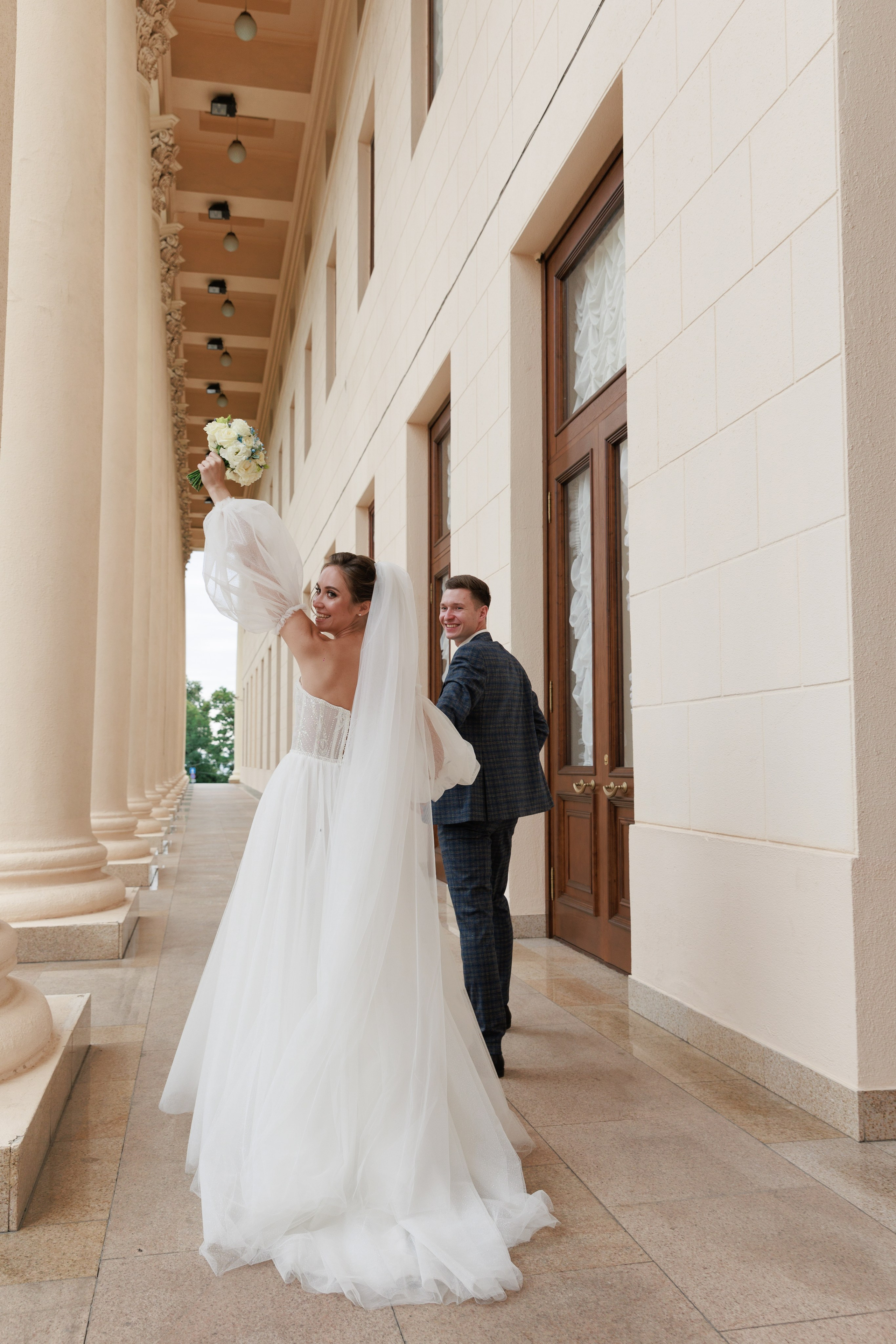 Зимний театр. Свадебный портретный фотограф видеограф Кирилл Соборный в Сочи Адлере