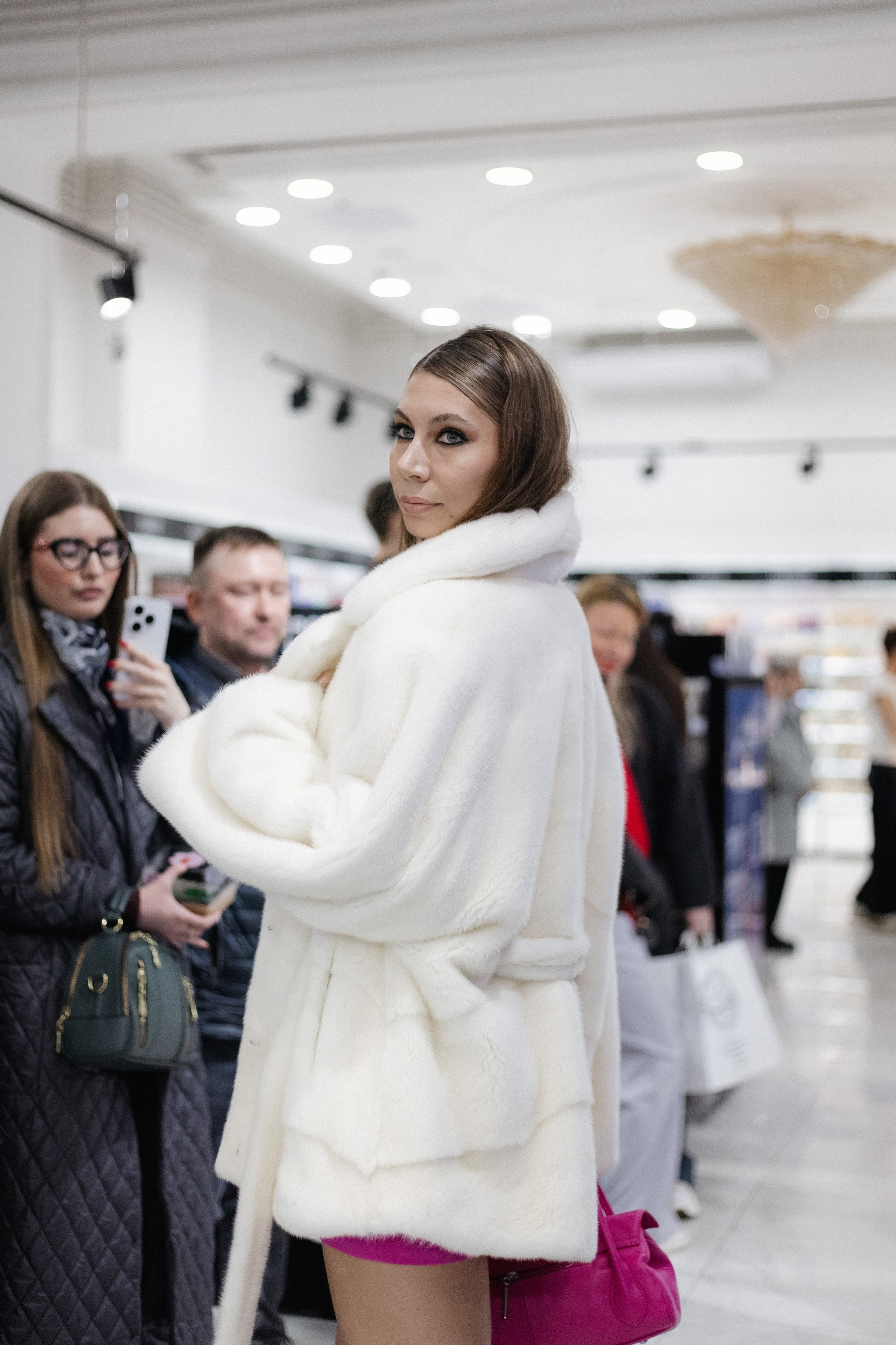 ВЫХОД В СВЕТ. СВОИ. ФОТООТЧЕТЫ-СОБЫТИЯ-МЕСТА