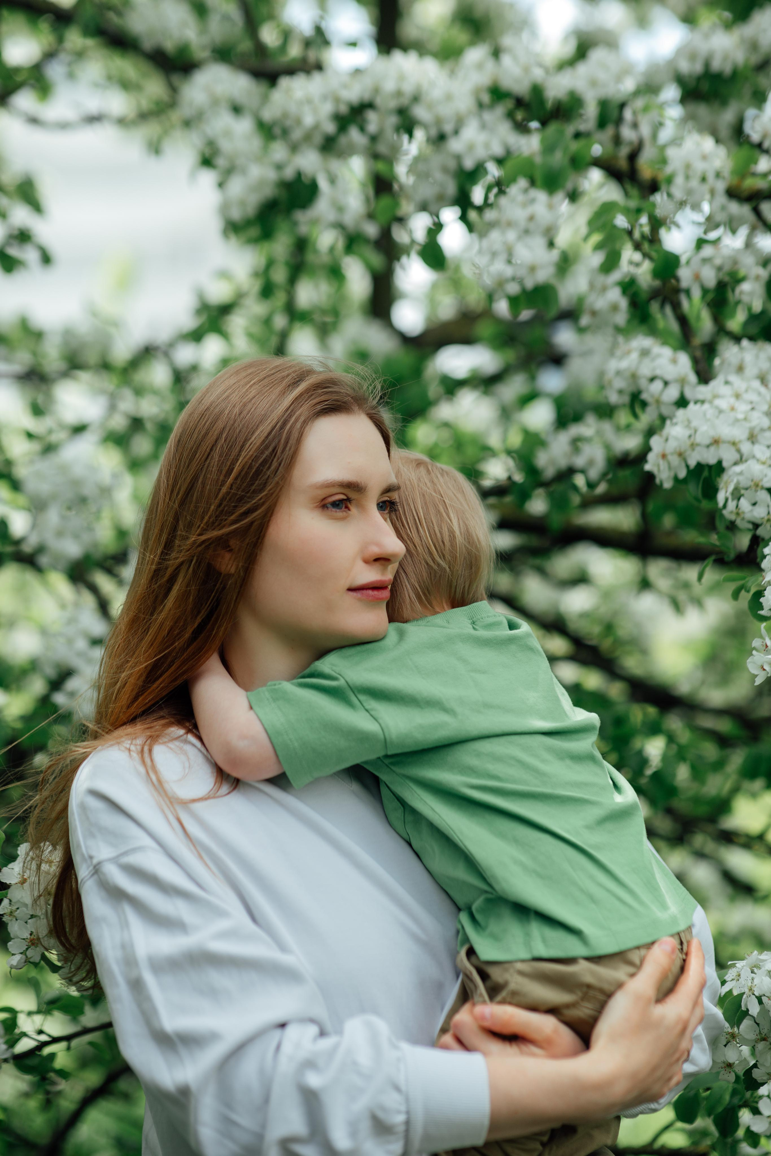 У пышного белого дерева, май 2022