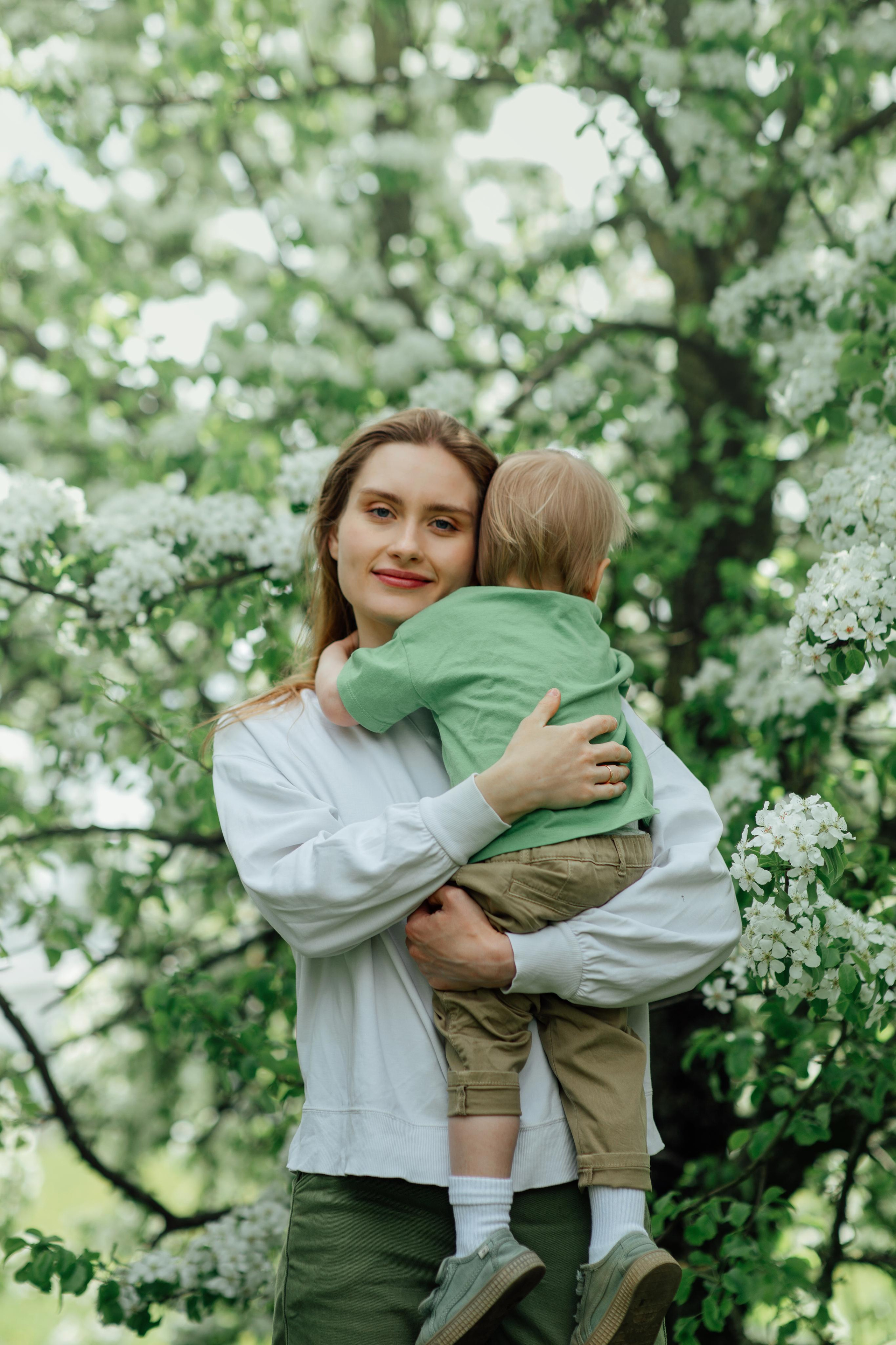 У пышного белого дерева, май 2022