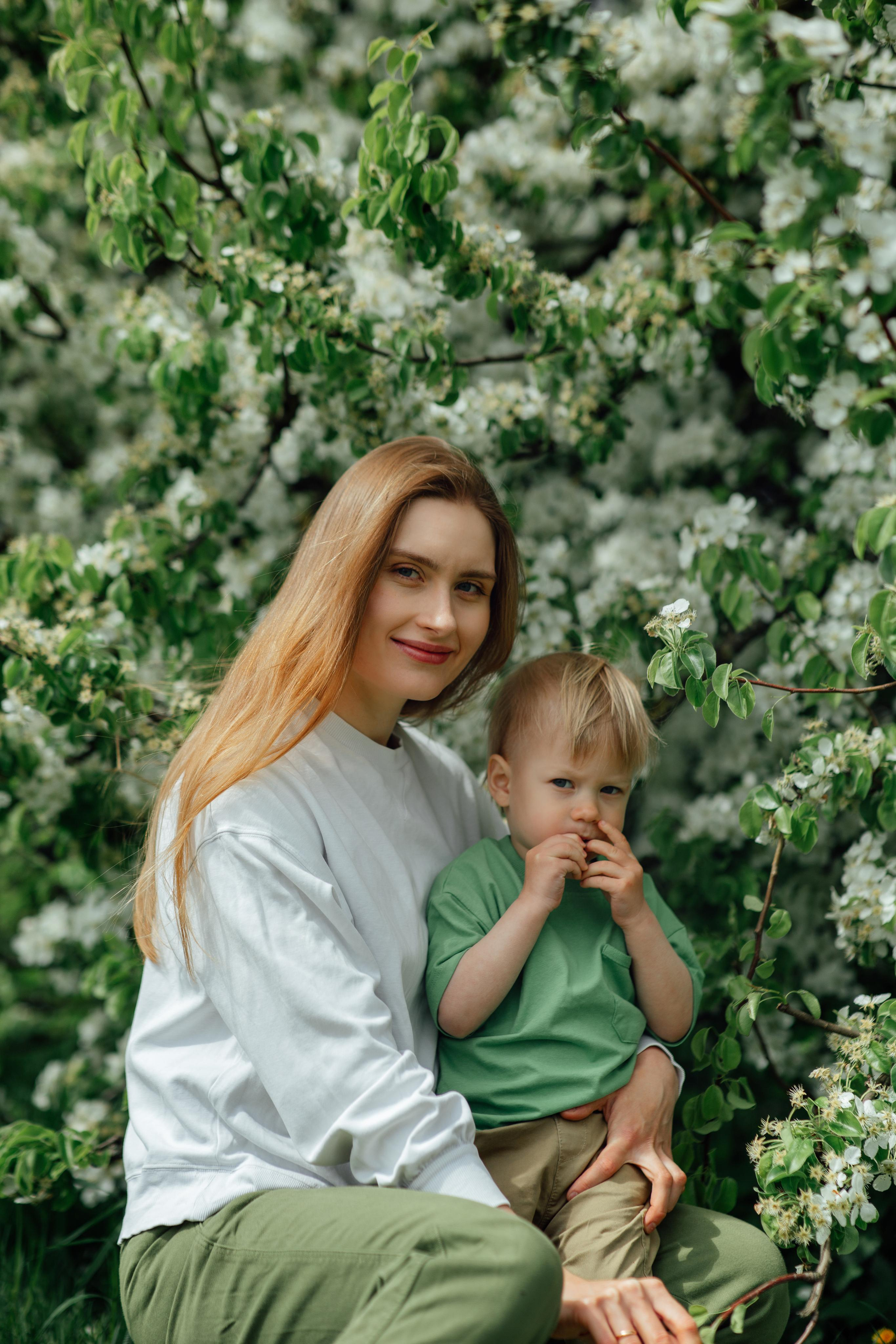 У пышного белого дерева, май 2022