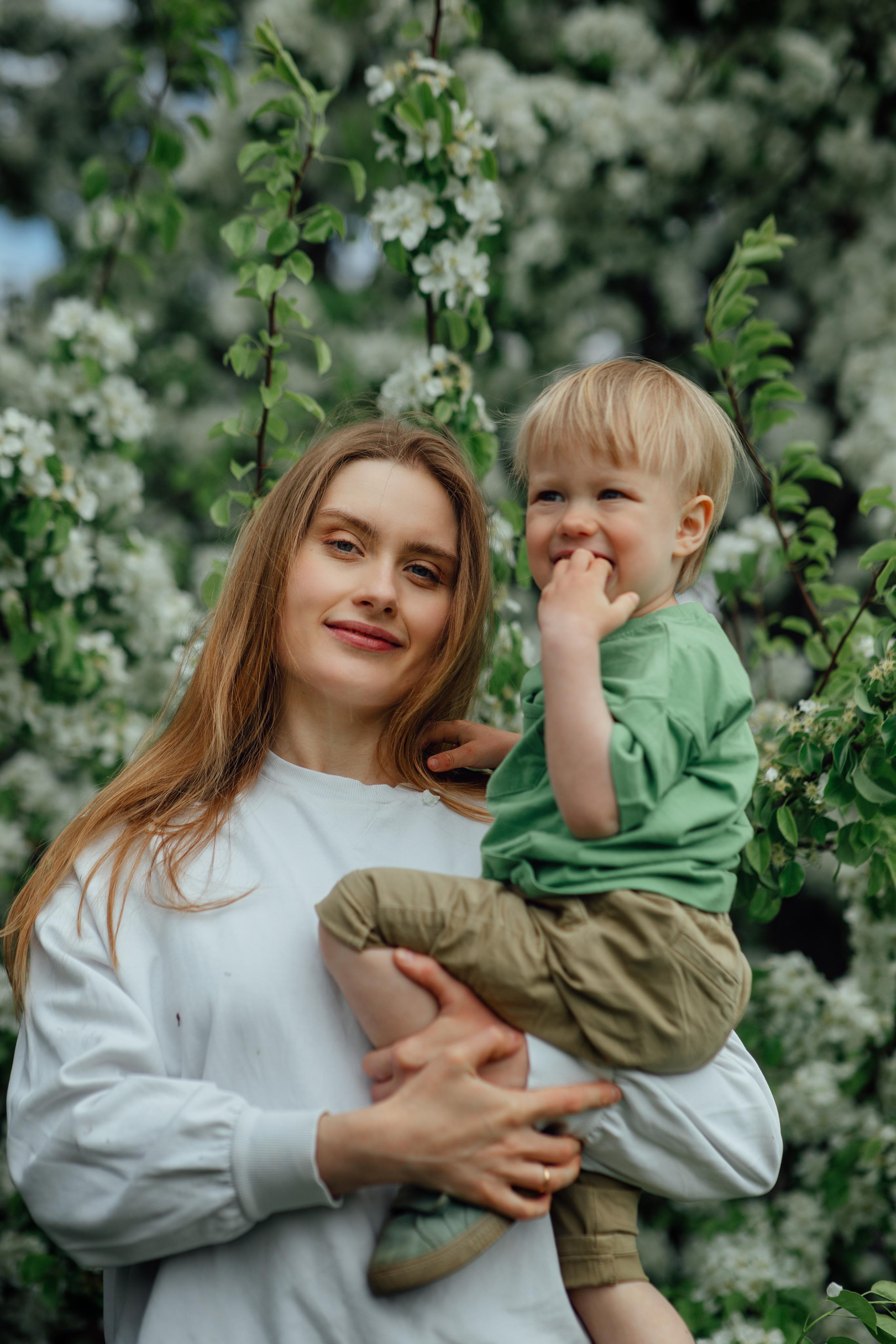 У пышного белого дерева, май 2022