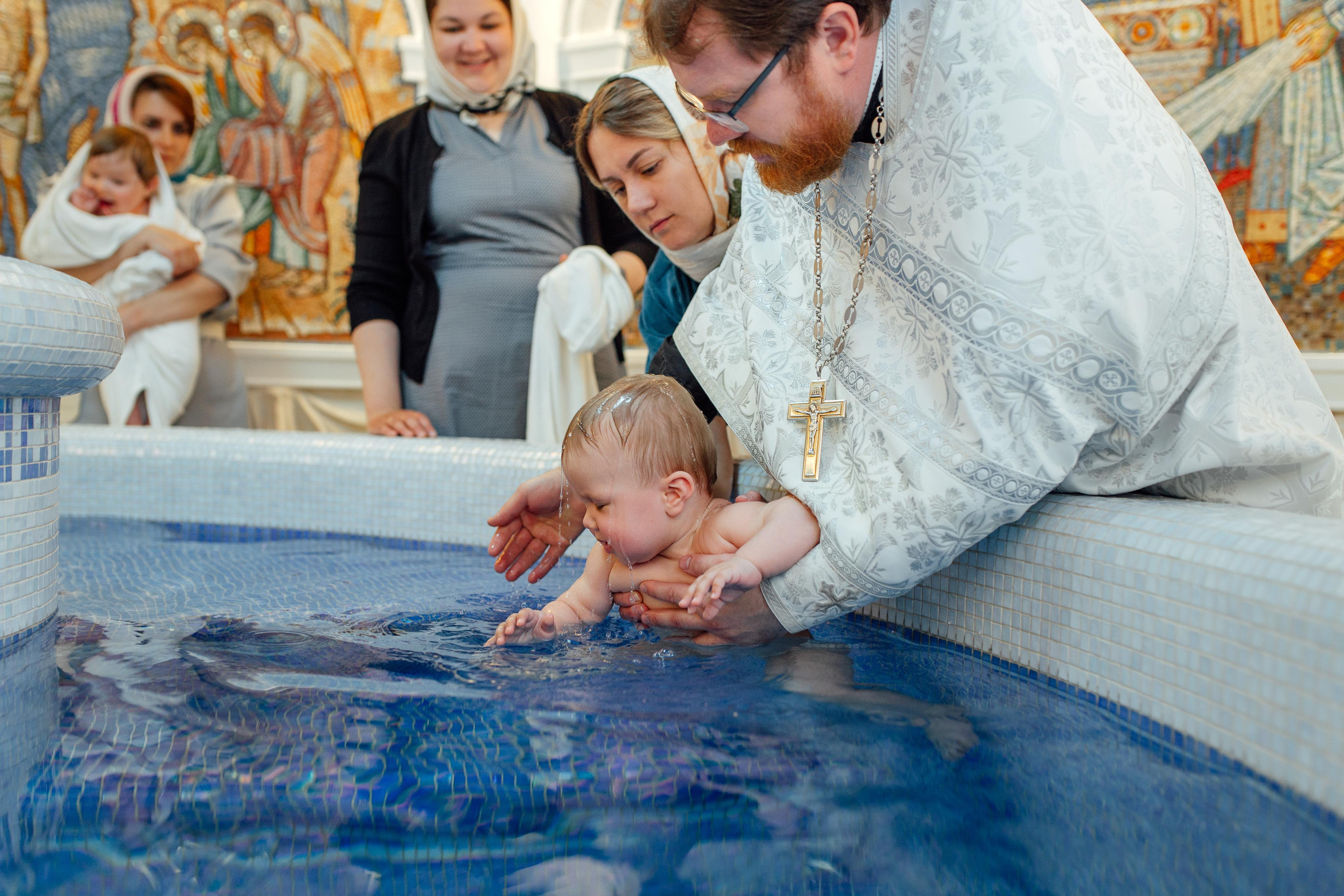 Таинство крещения Арины и Полины, Храм Святой Живоначальной Троицы, Минск