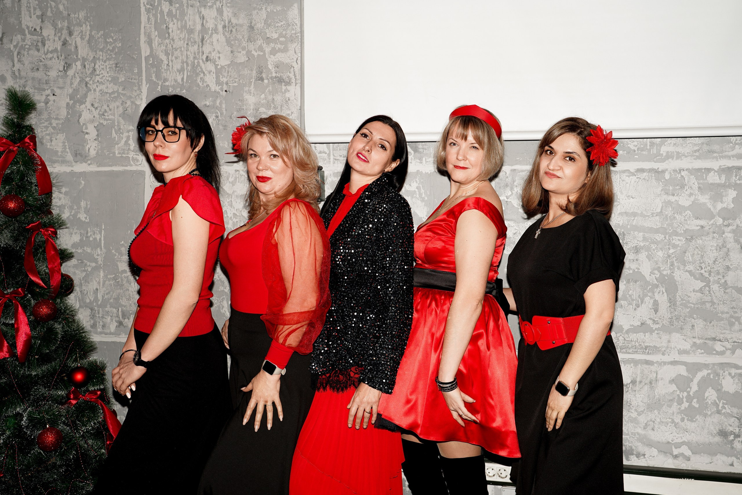 Новогодний корпоратив в ресторане Балаган в Ростов-на-Дону. Свадебный фотограф в Ростове-на-Дону. Таинство Крещения и Венчания, семейные фотосессии. Алёна Чёботова