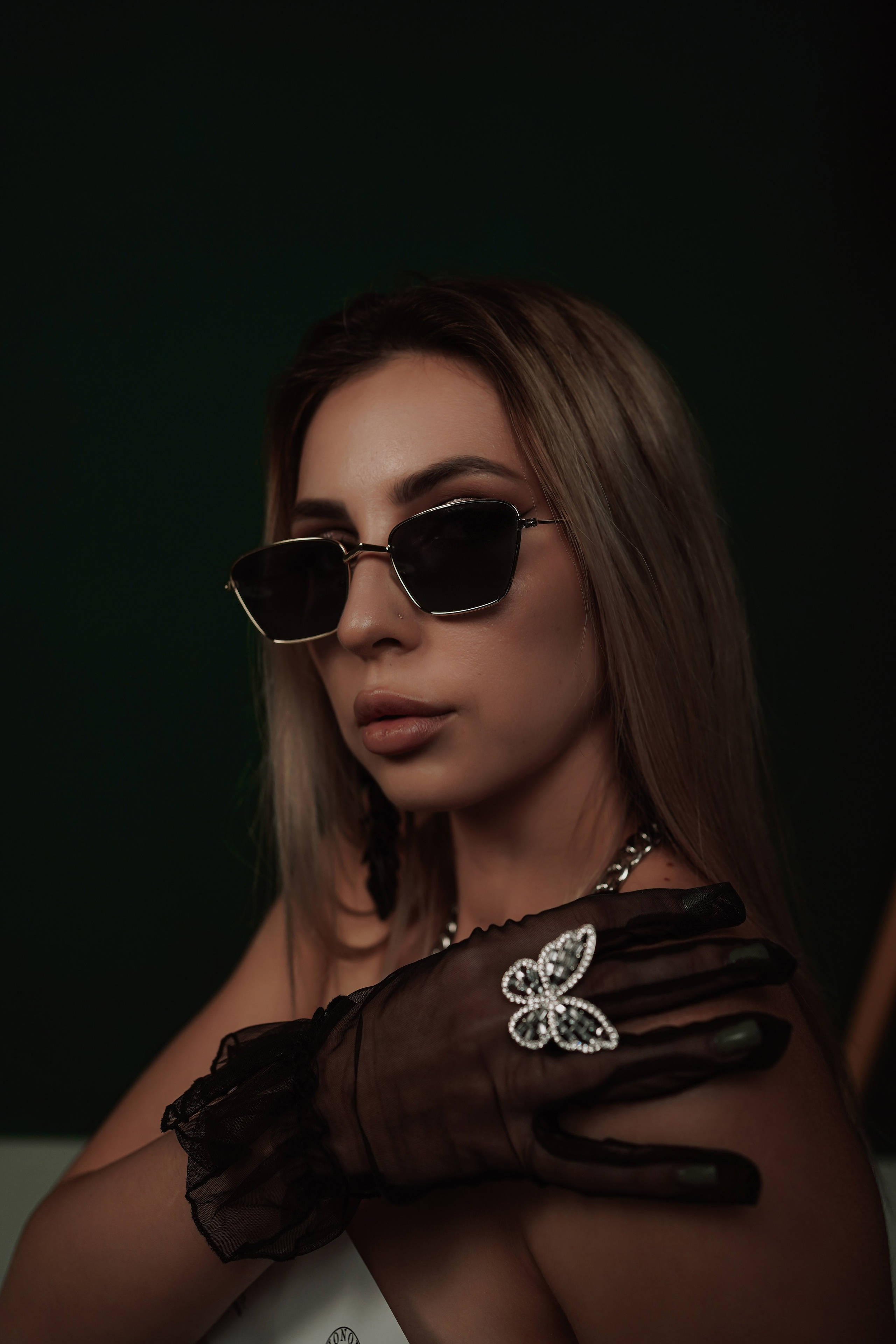 Фотостудия Рафинад. Женский фотограф Новочеркасск, Ростов-на-Дону, Шахты. Девушка в газете. Свадебный фотограф в Ростове-на-Дону. Таинство Крещения и Венчания, семейные фотосессии. Алёна Чёботова