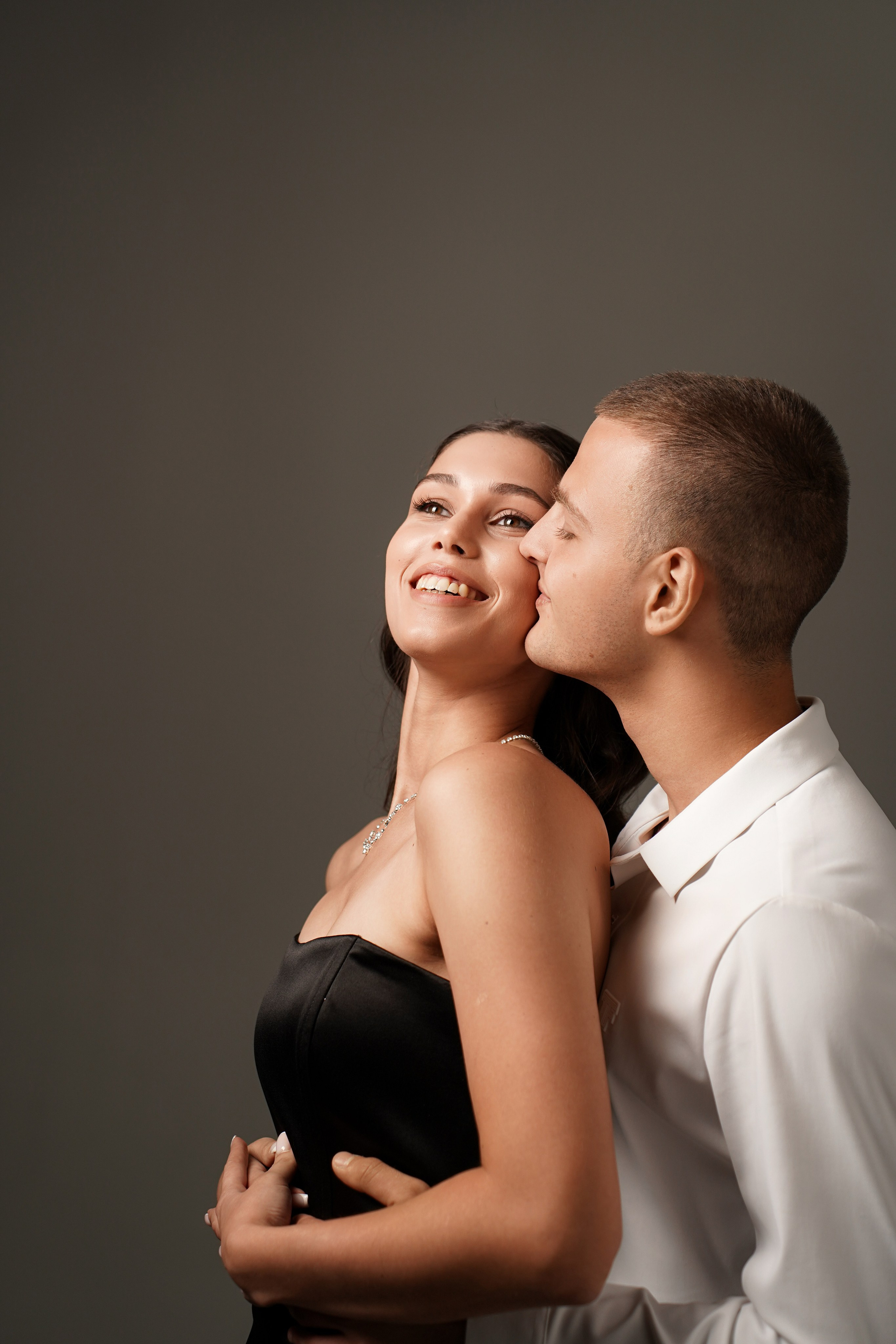 Фотосессия на циклораме. Свадебный фотограф в Ростове-на-Дону. Таинство Крещения и Венчания, семейные фотосессии. Алёна Чёботова