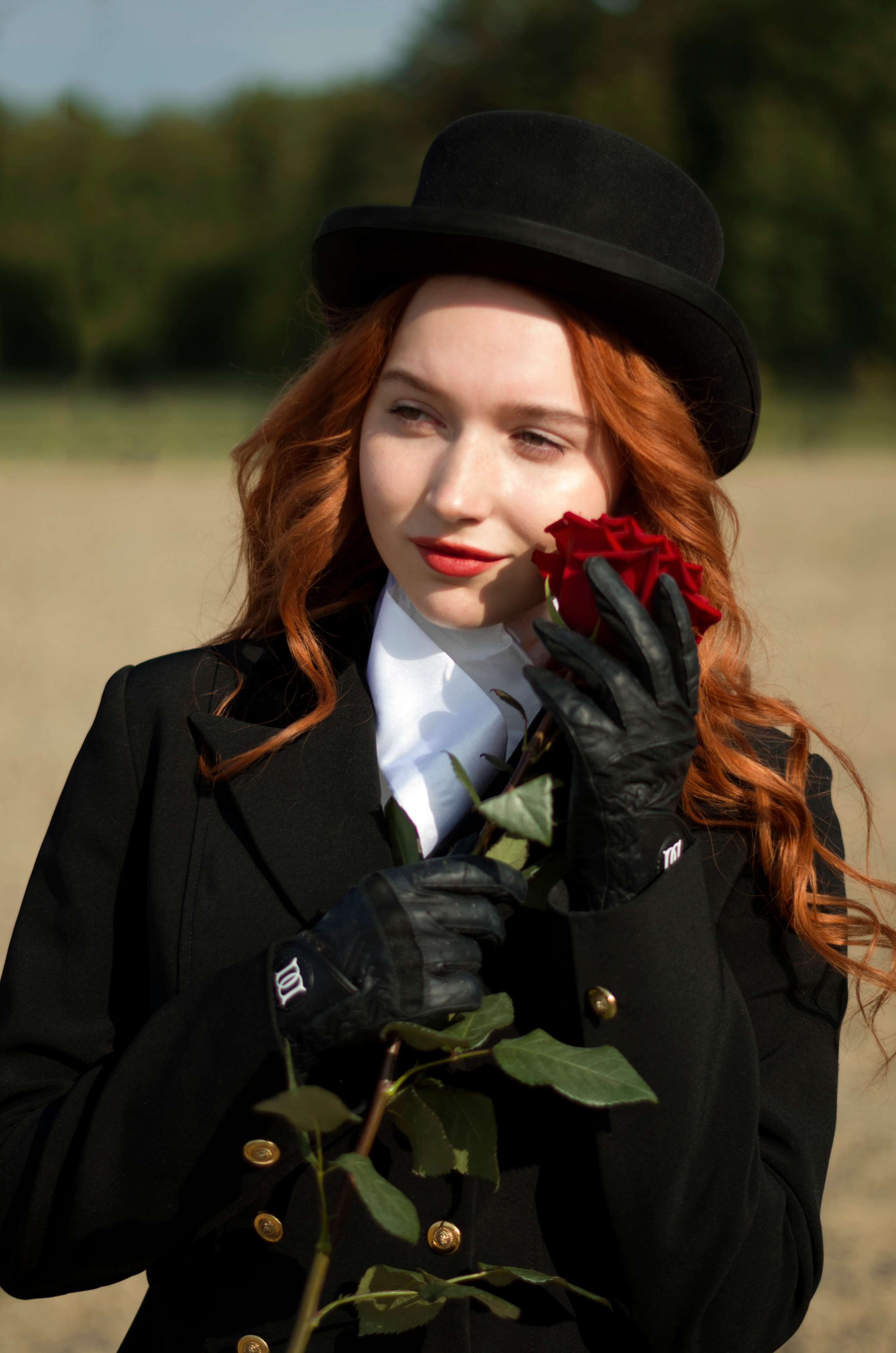 Женский портрет: classic. Фотограф Марина Доглядная Челябинск фотосессии с лошадьми, мотоциклами