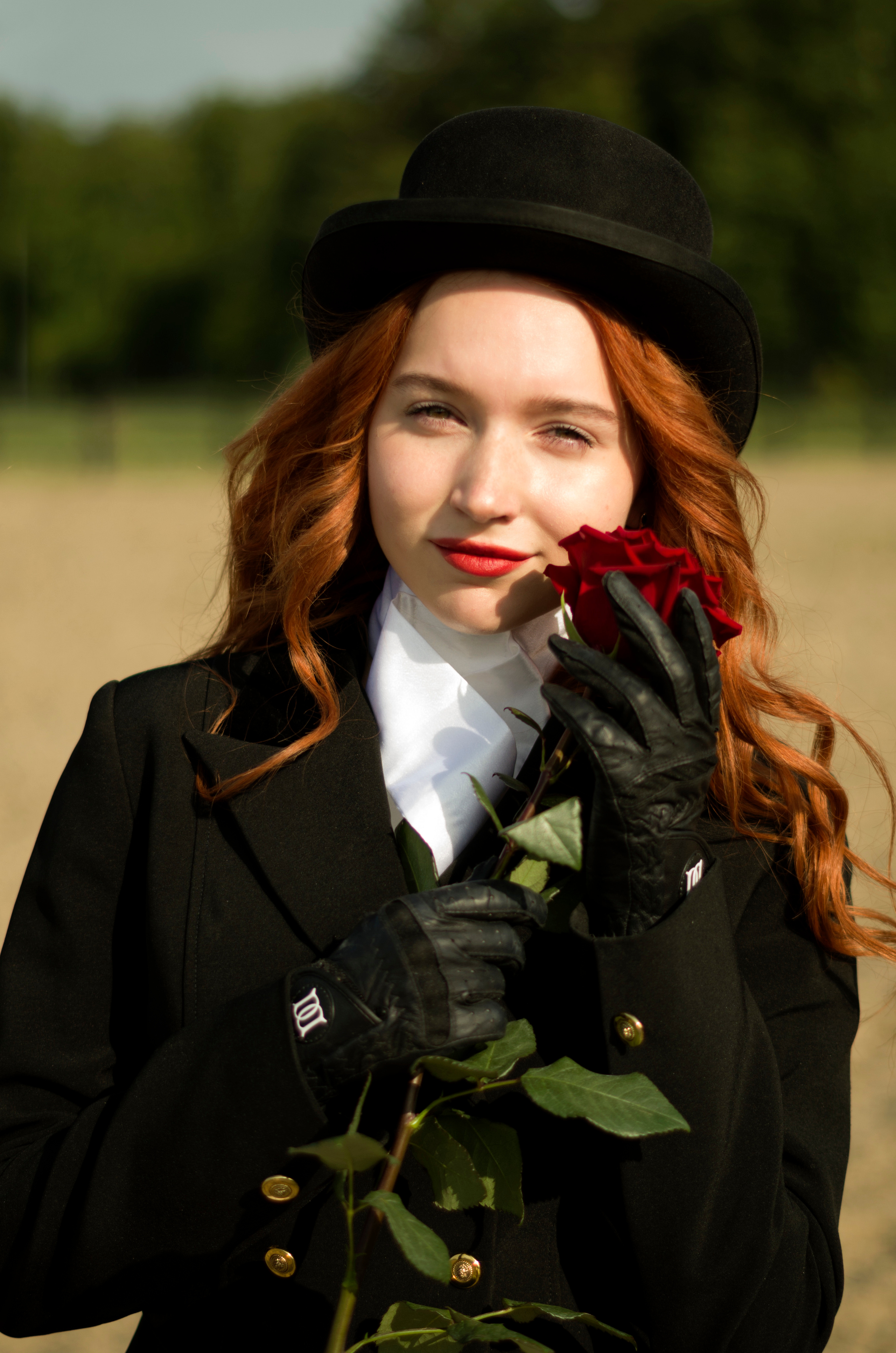 Женский портрет: classic. Фотограф Марина Доглядная Челябинск фотосессии с лошадьми, мотоциклами