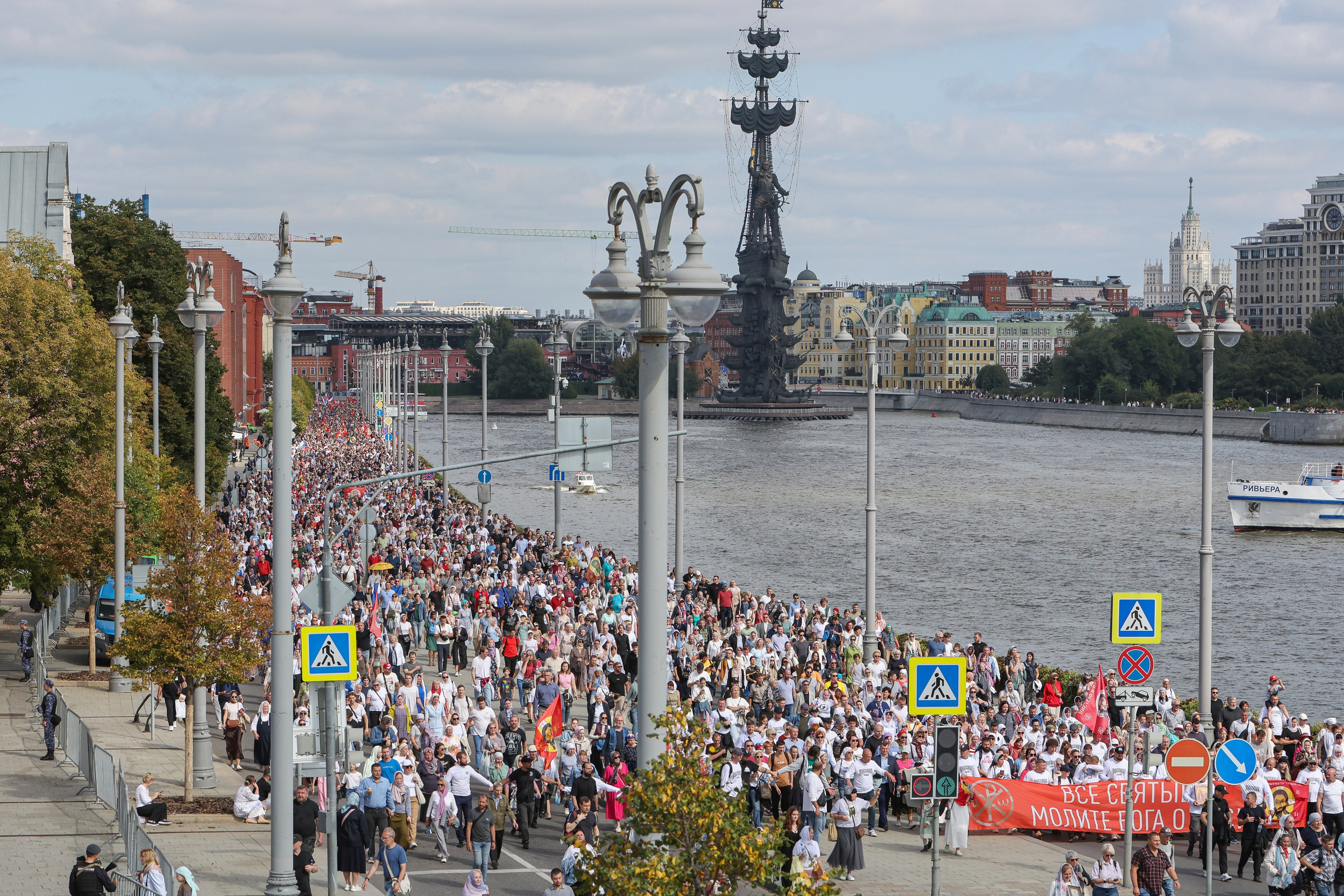 Общегородской Крестный ход. Фотограф Сергей Ловкий