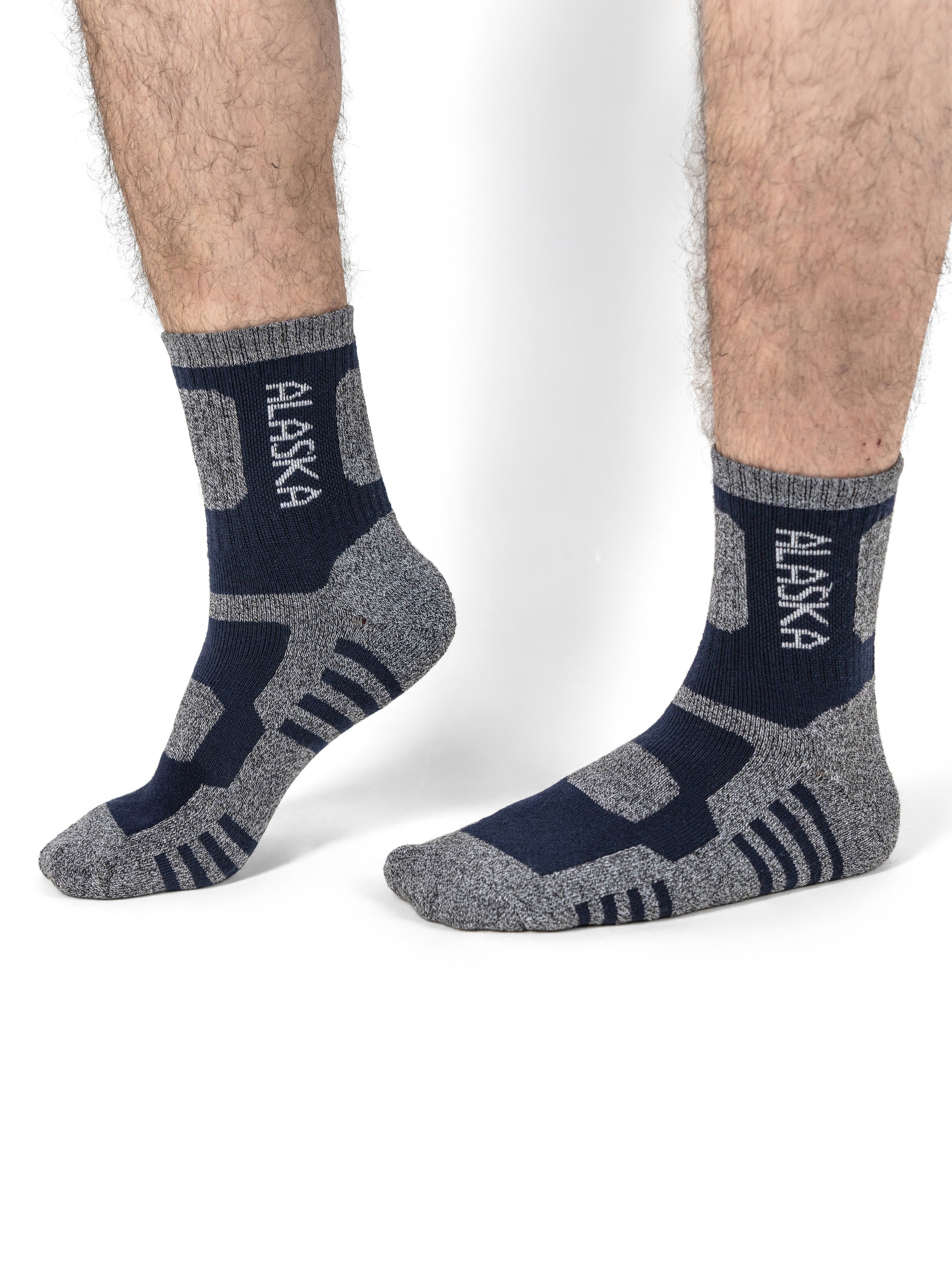 Носки Аляска мужские и женские, модельная съемка, съемка для онлайн магазинов. Олейник Денис — предметный фотограф, фотограф для маркетплейсов в Казани