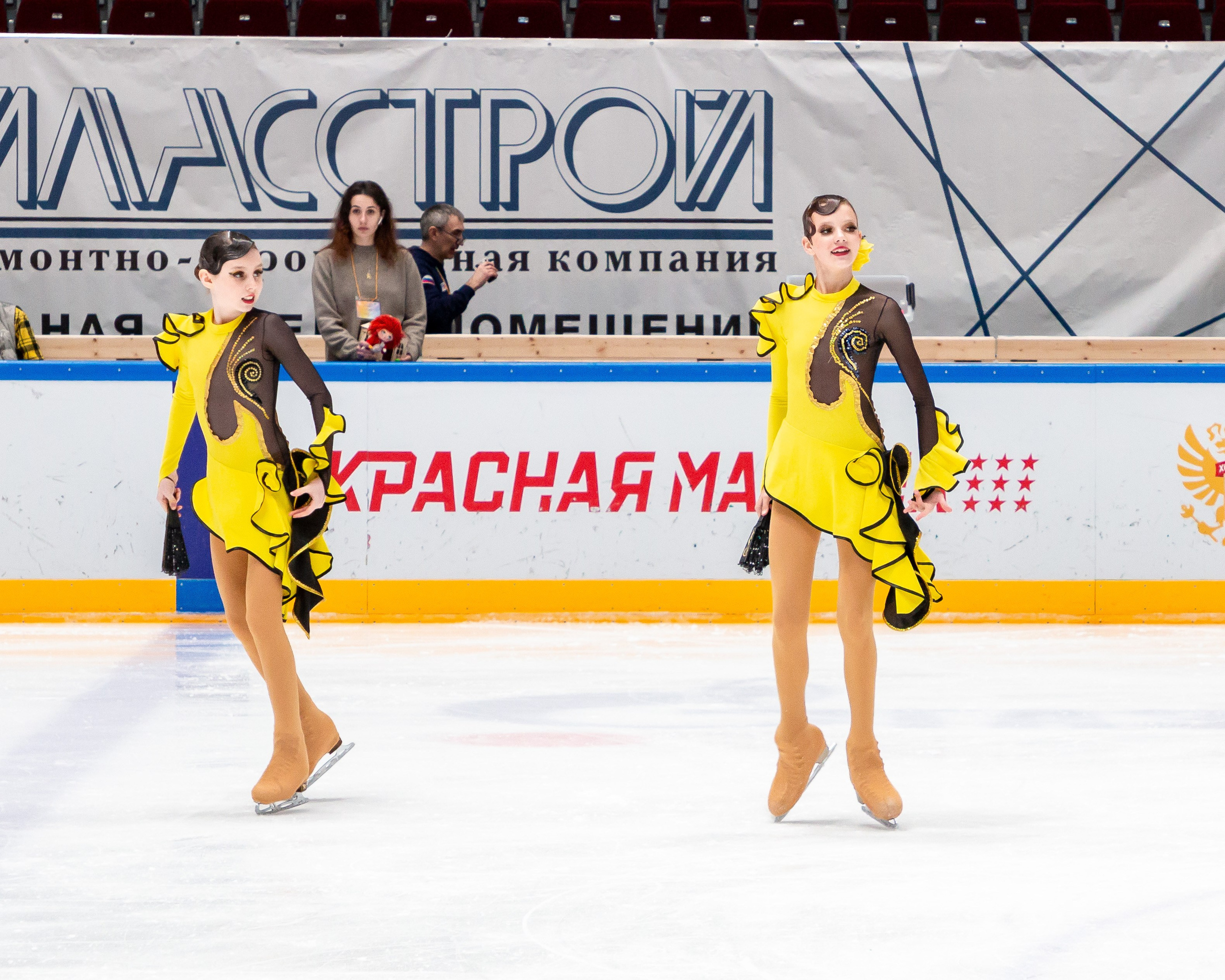 VII Ежегодный фестиваль массовых танцев на льду и фигурного катания «Петровский лёд» Санкт-Петербург 2024. Репортажный фотограф в Москве