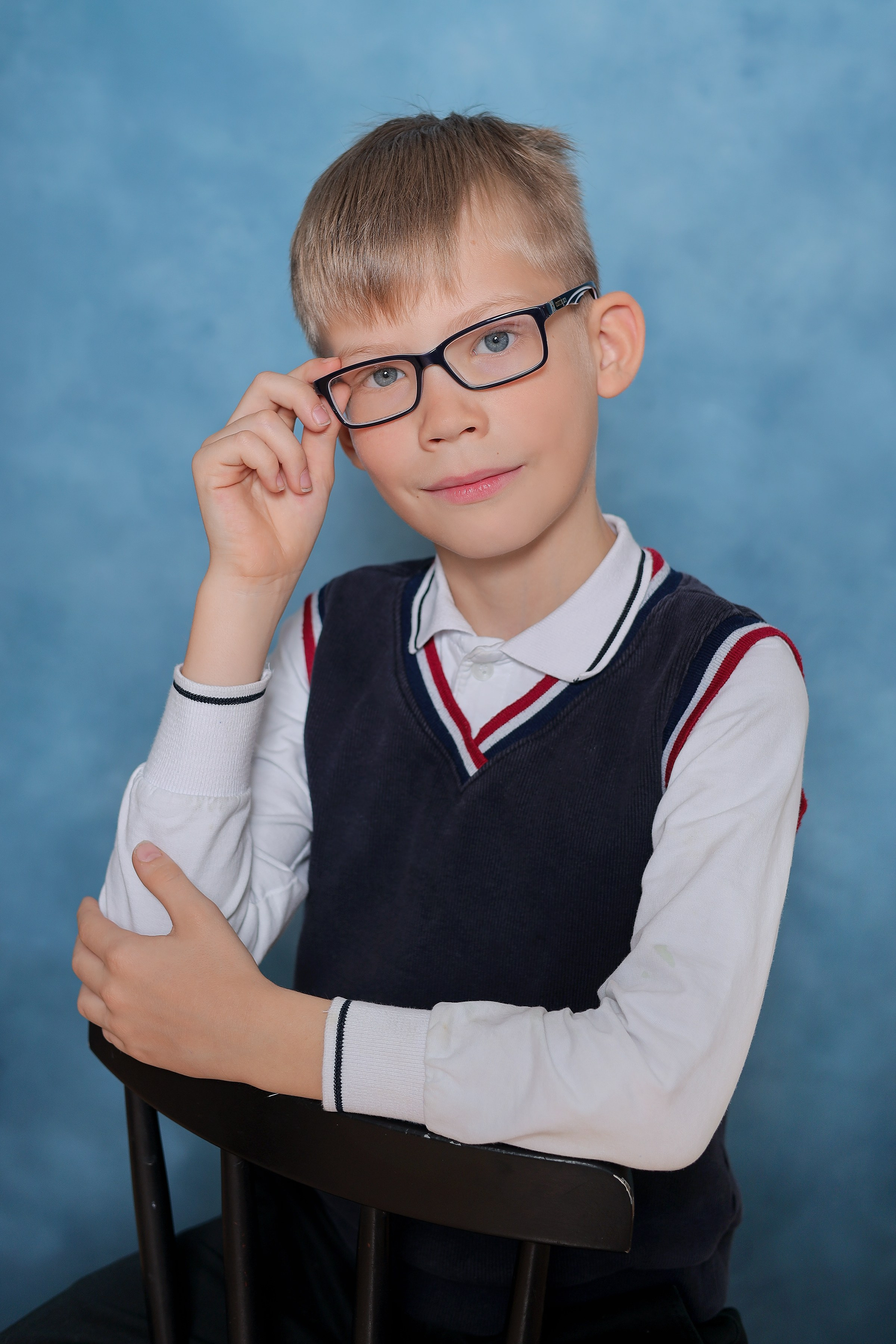 Фон Голубой. Фотостудия «Стремянка».Фотосессии в детских садах и школах