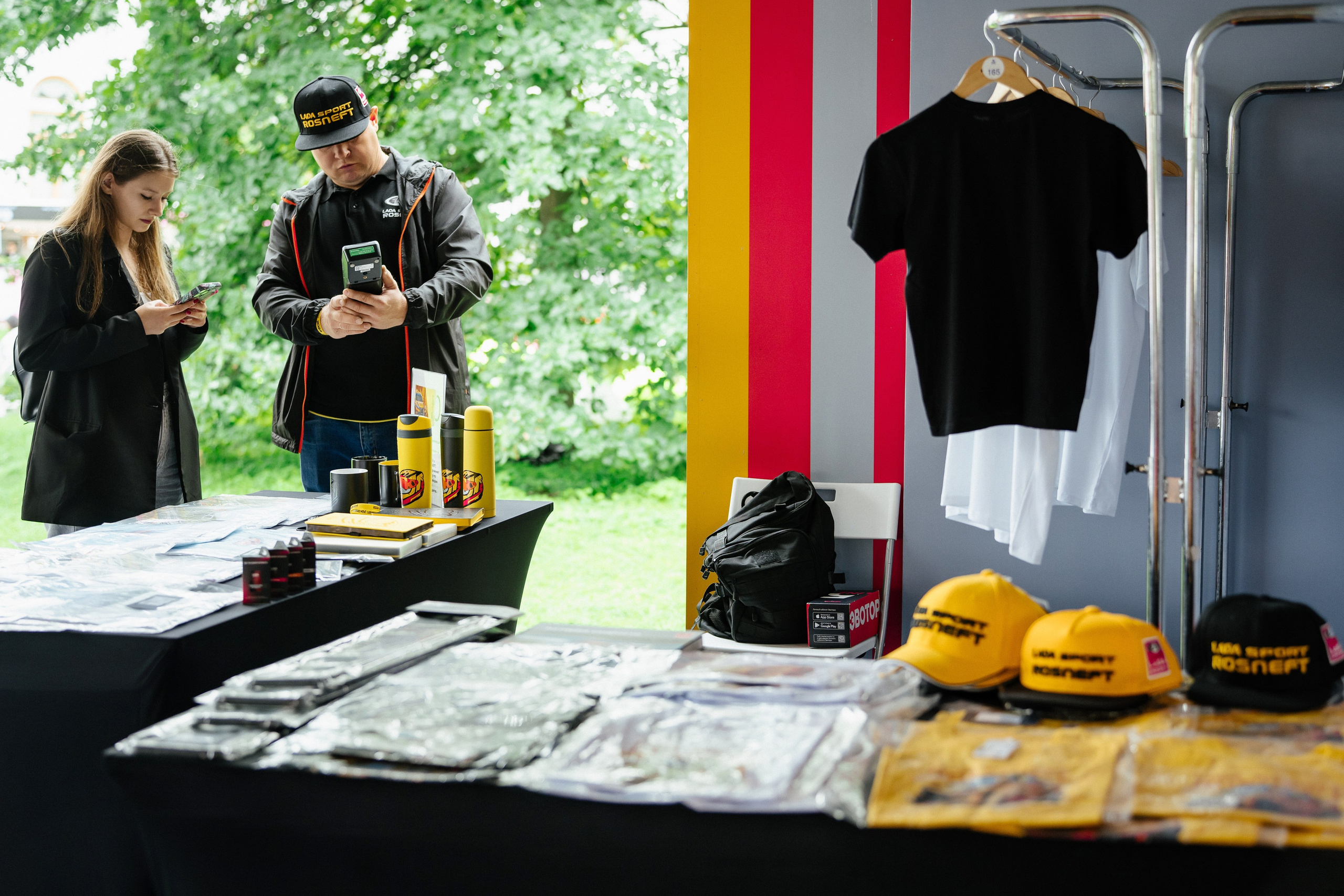 Пикник Афиши стенд ЛАДА. Андрей Сухинин репортажный свадебный фотограф Санкт-Петербург