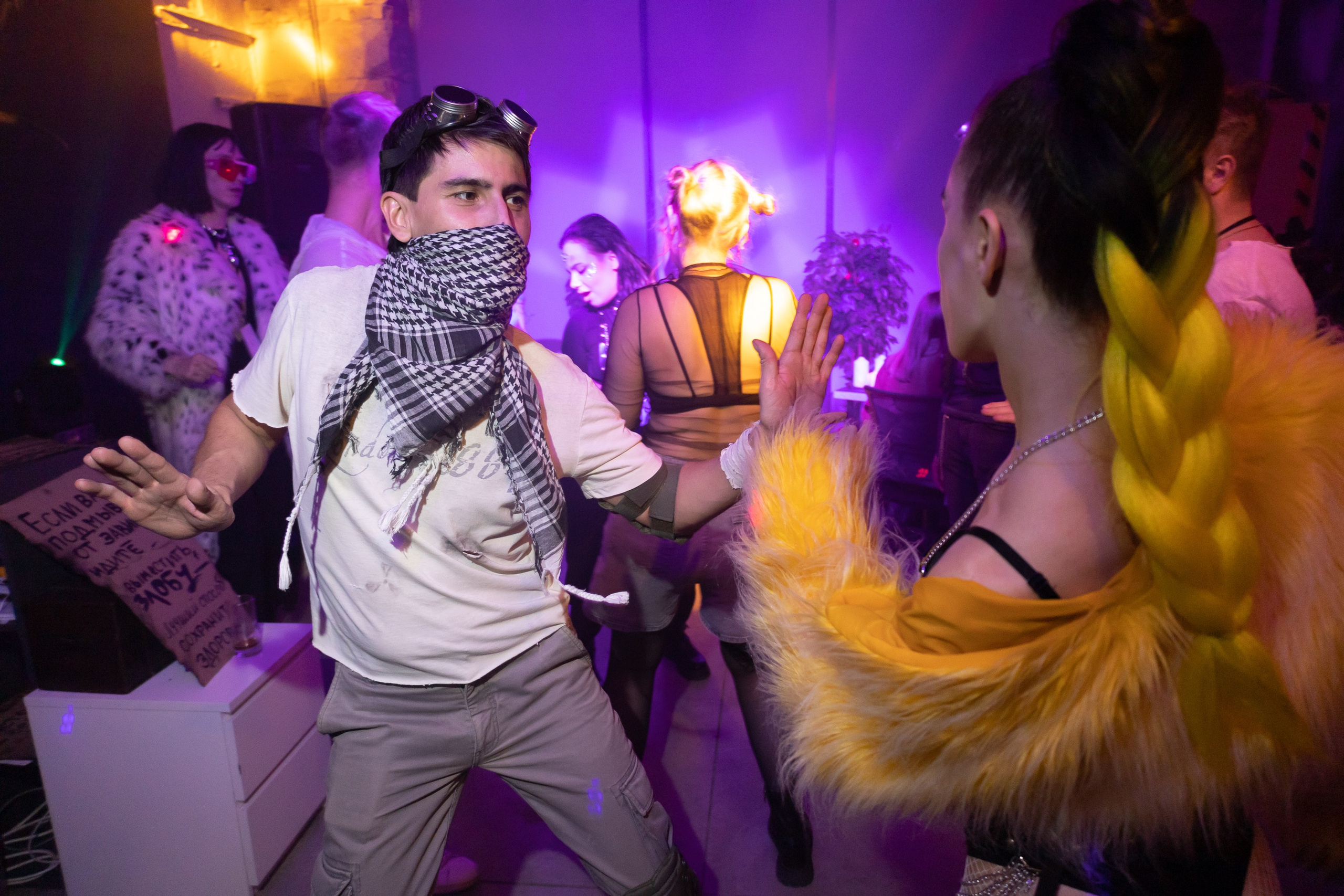 Корпоратив WOG в стиле Burningman. Фотограф свадебный, репортажный, индивидуальный, фото для маркетплейсов, брендов, автосалонов