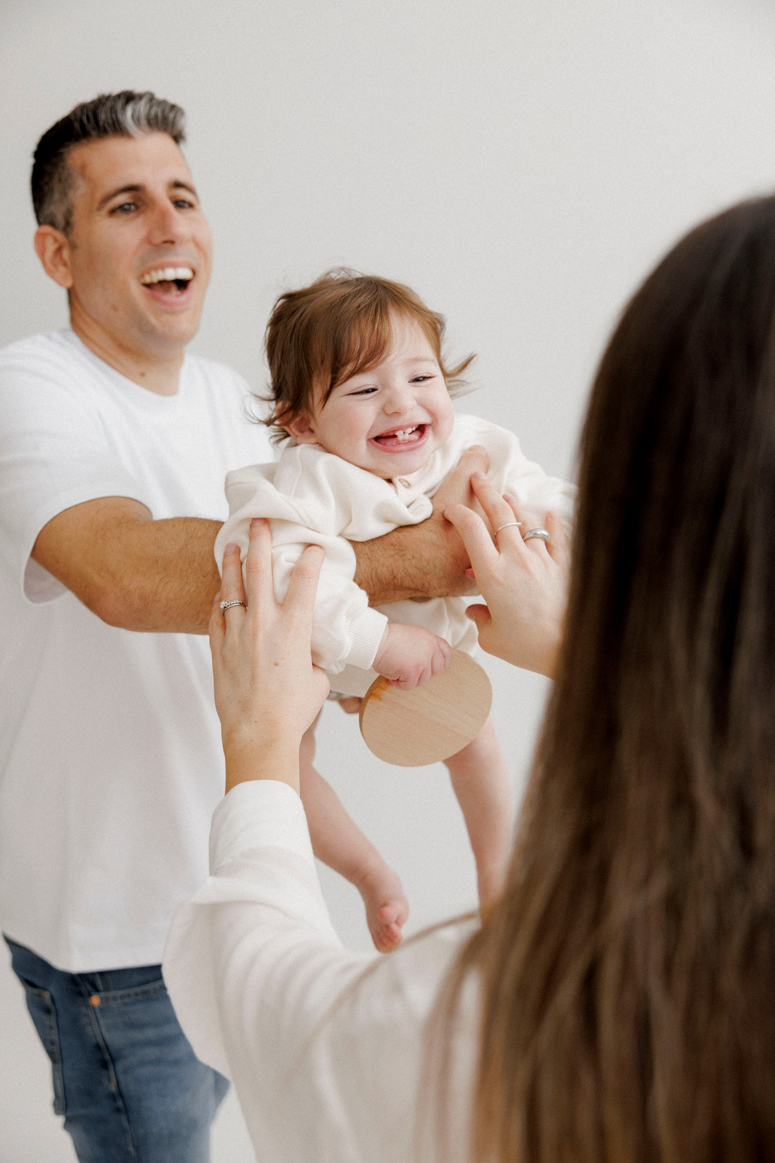 One year inside the White studio. Wedding and family photographer