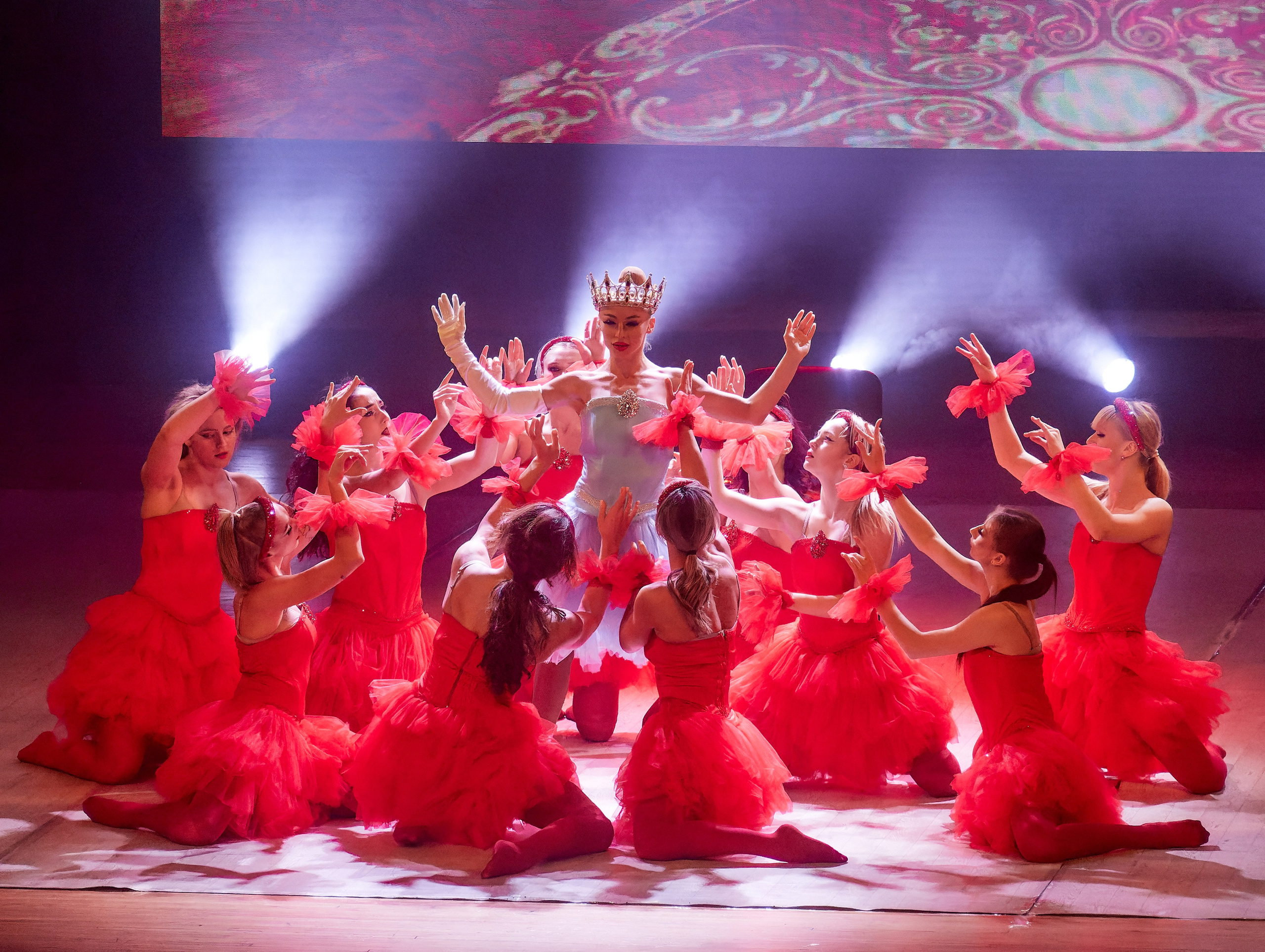 TODES-это уникальный танцевальный мир, вселенная Аллы Духовой!. Семейный и детский фотограф в Междуреченск Олег Бамбульский