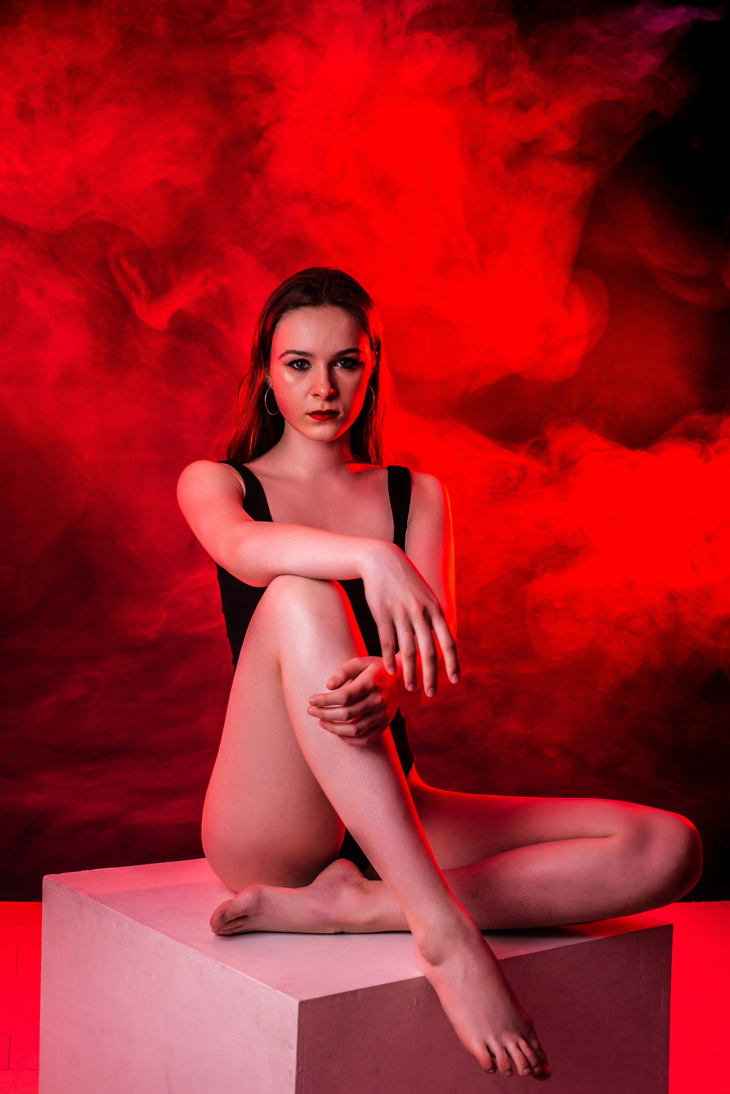 Соня в красном. Паша Страхов — фотограф