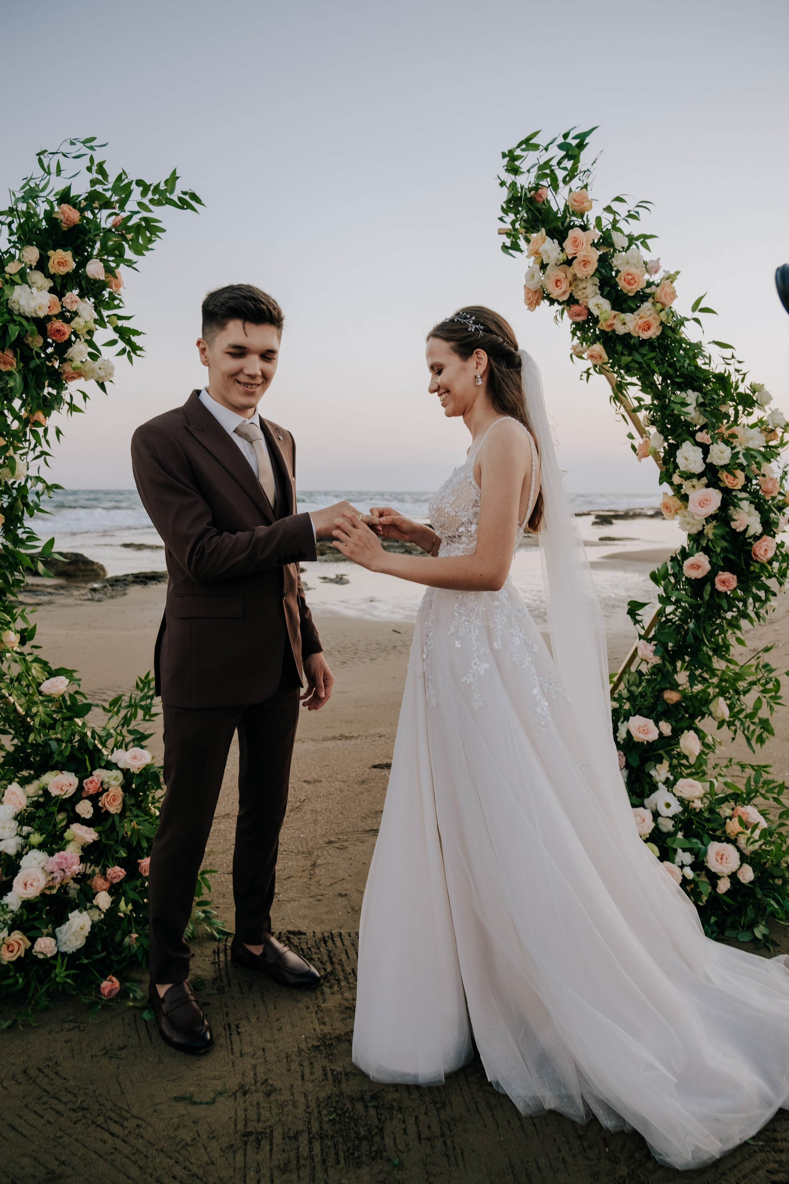 История Элины и Амира