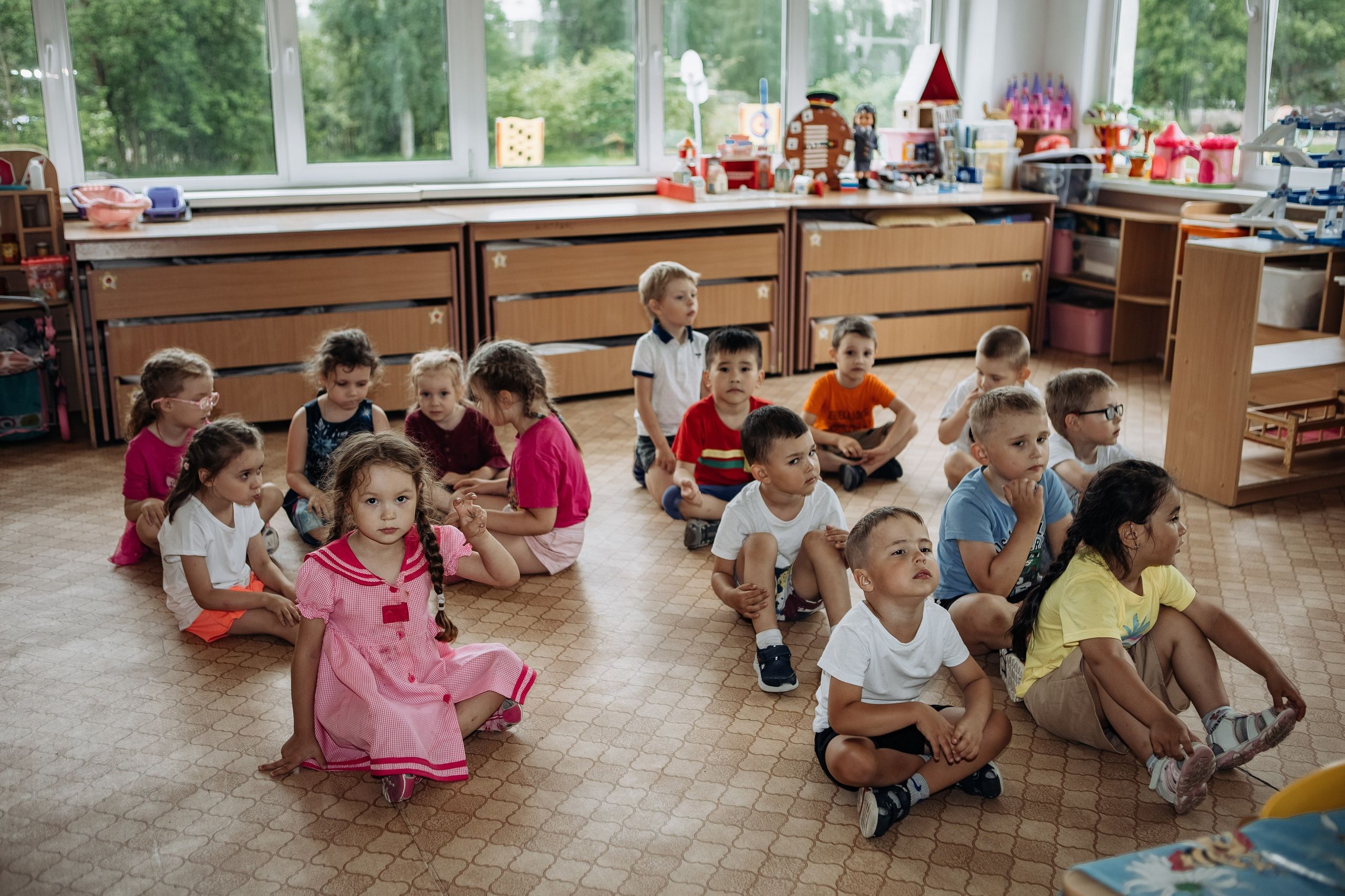 Съемка в саду, лето. Свадебный семейный фотограф в Санкт-Петербурге СПб Евгения Гинзбург