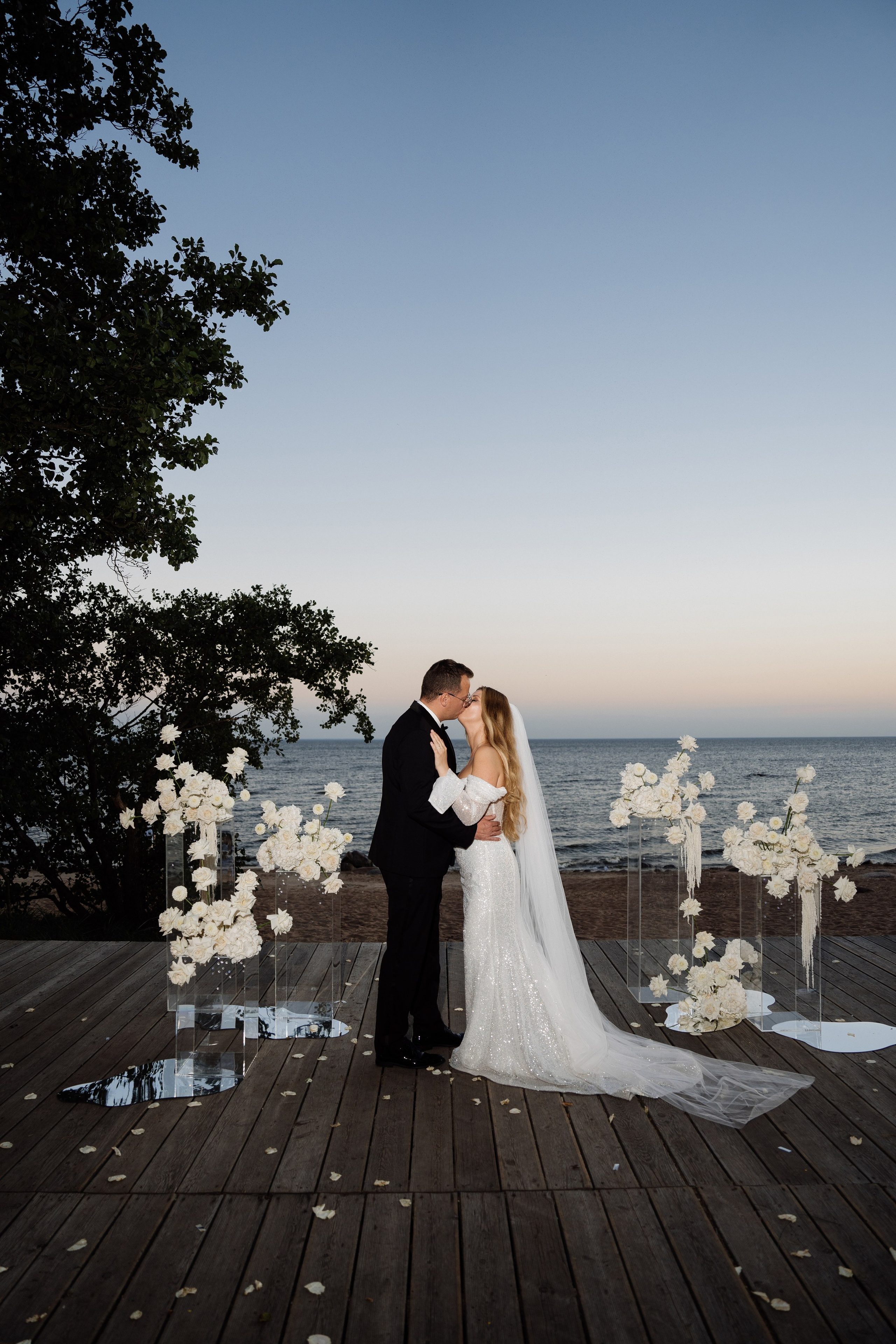 Свадьба в русской рыбалке. Свадебный фотограф организатор в Санкт-Петербурге Ассоль Опарина