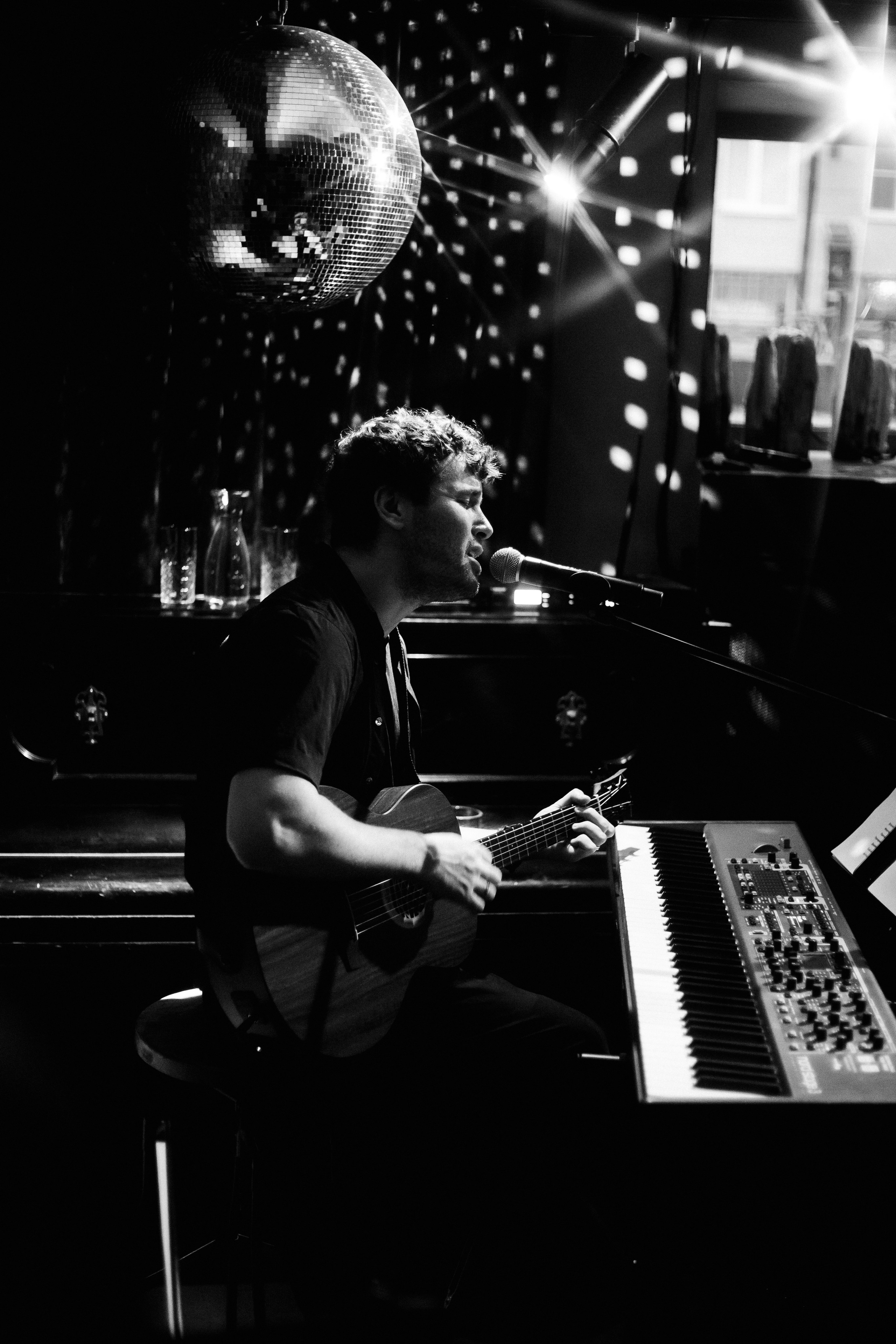 Квартирник Паши Артемьева. Портретный и репортажный фотограф Настя Куприянова